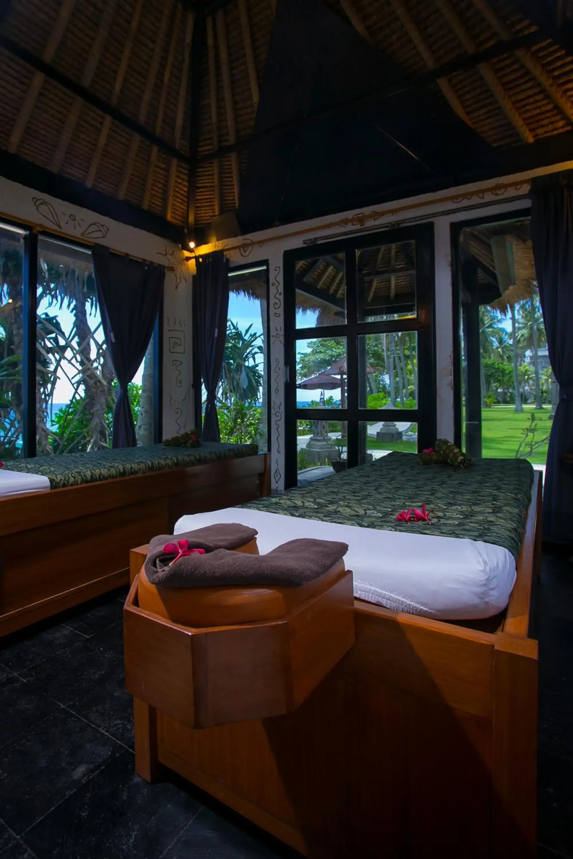 Spa and wellness centre/facilities, Bed in Mangsit Suites by Holiday Resort Lombok Spa and wellness centre/facilities, Bed in Mangsit Suites by Holiday Resort Lombok