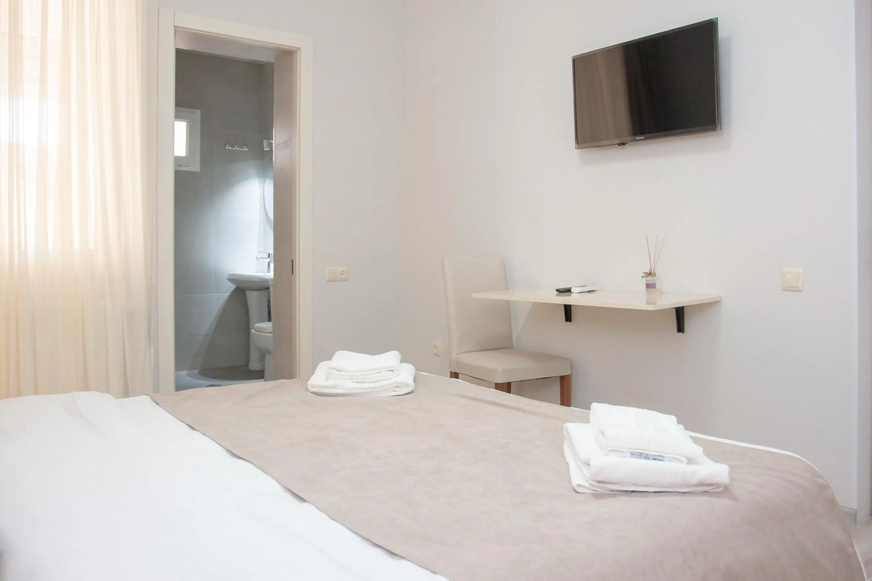 Photo of the whole room, Bed in Hotel Casa calda