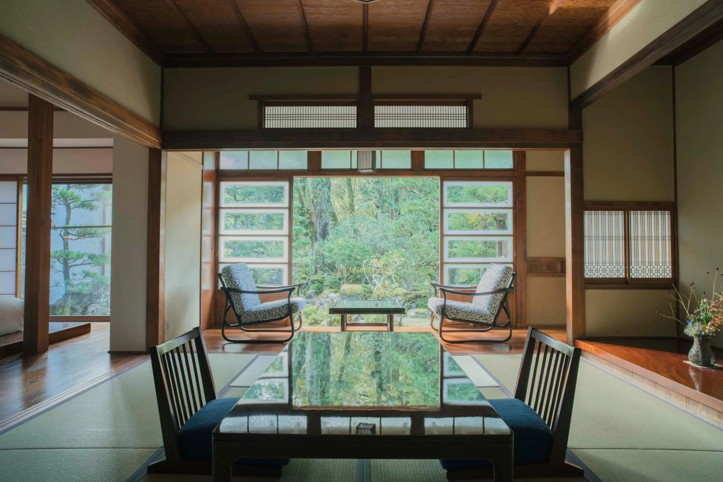 Photo of the whole room in Ochiairo