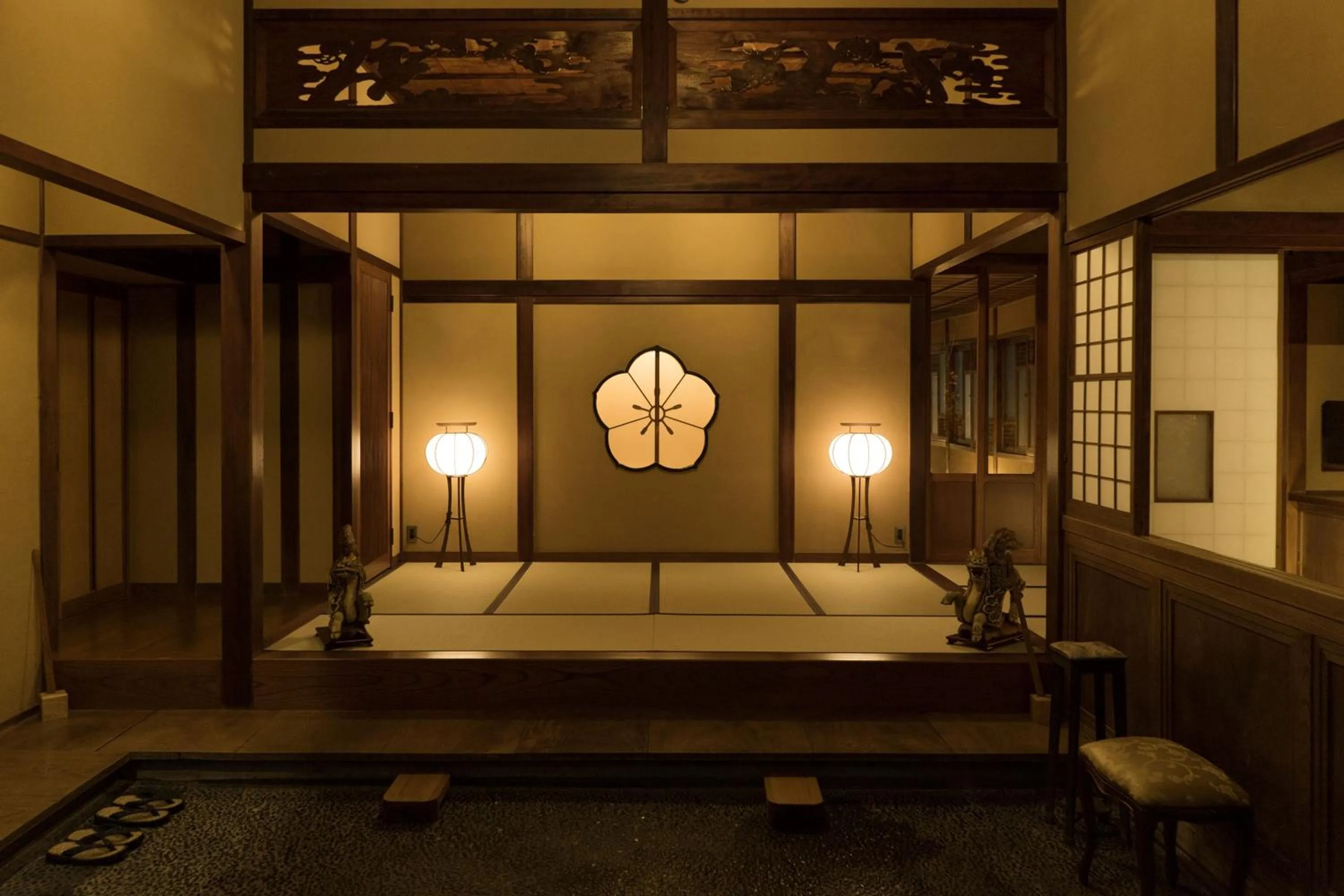 Decorative detail, Bed in Ochiairo