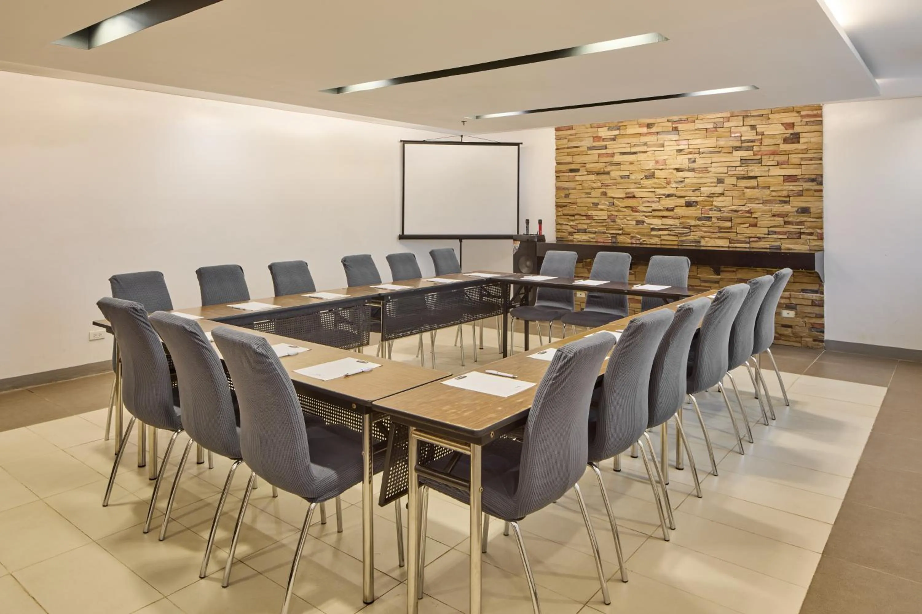 Meeting/conference room in Go Hotels Puerto Princesa