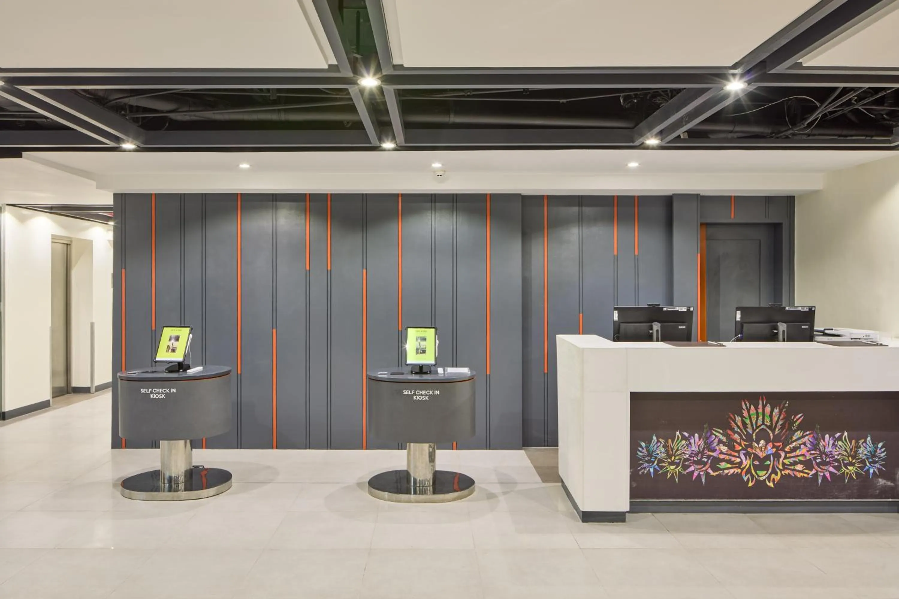 Lobby or reception in Go Hotels Plus Bacolod - Newly Renovated