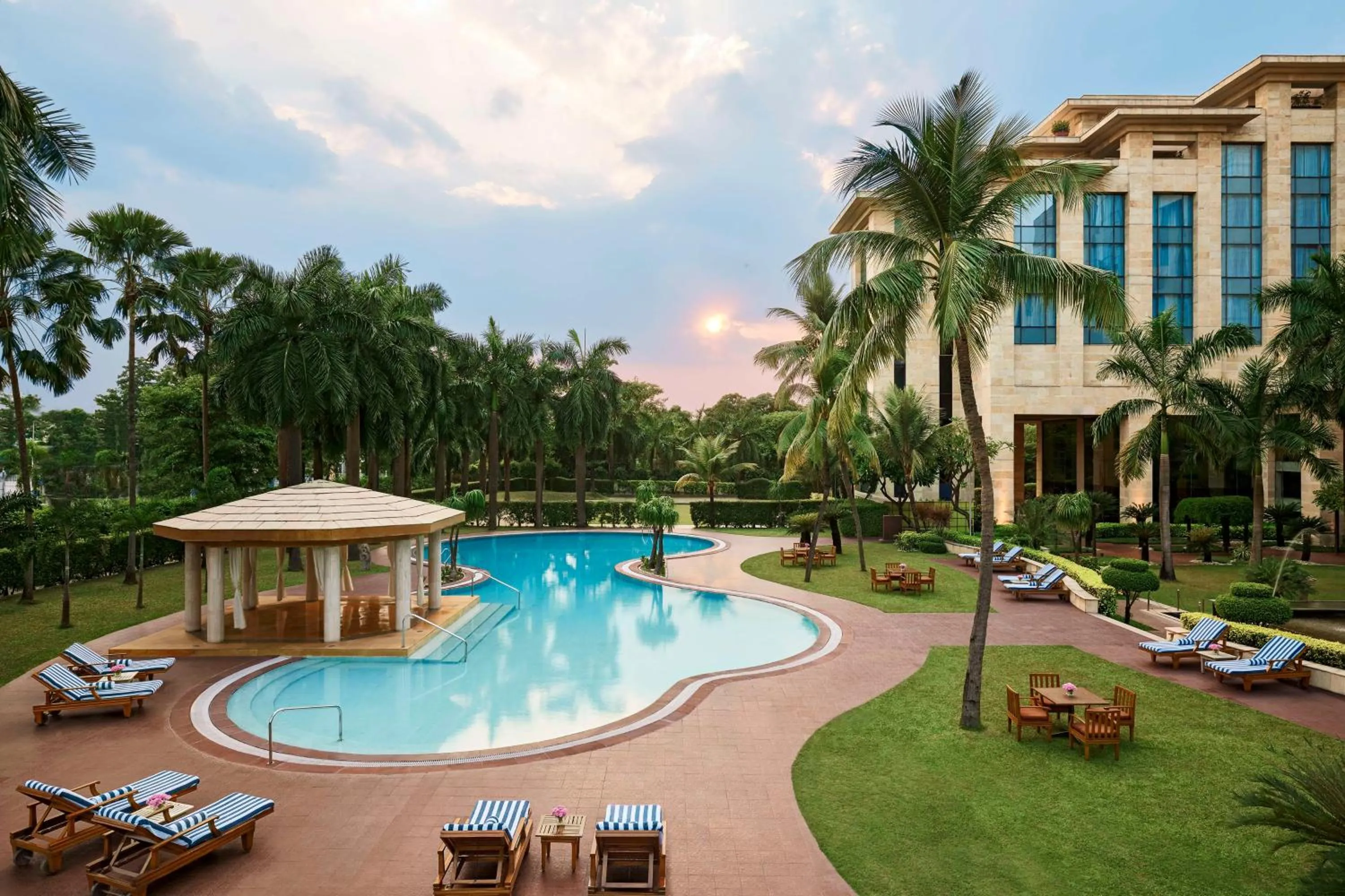 Swimming pool in Hyatt Regency Kolkata