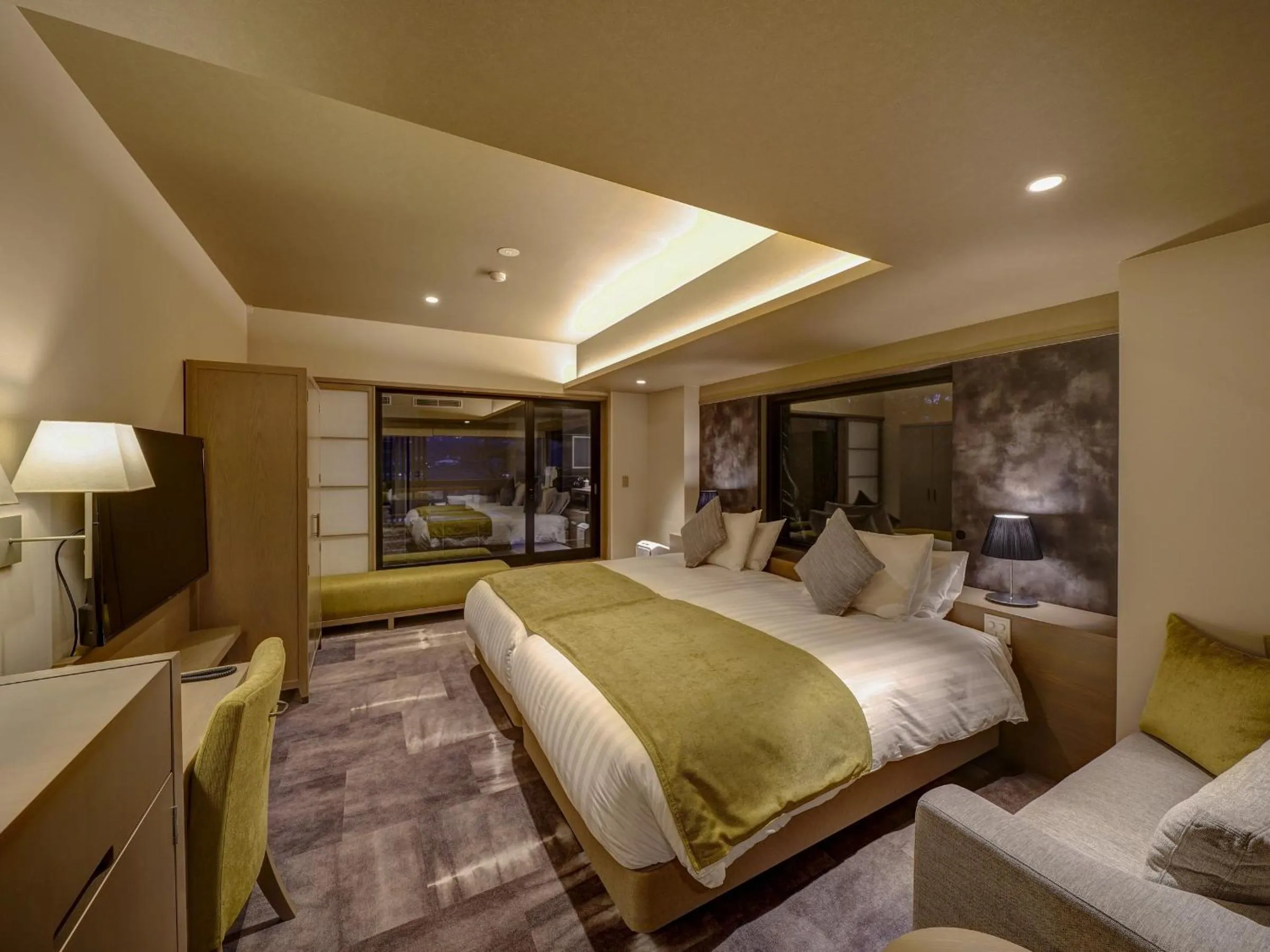 Photo of the whole room, Bed in Hakone Elecasa Hotel and Spa