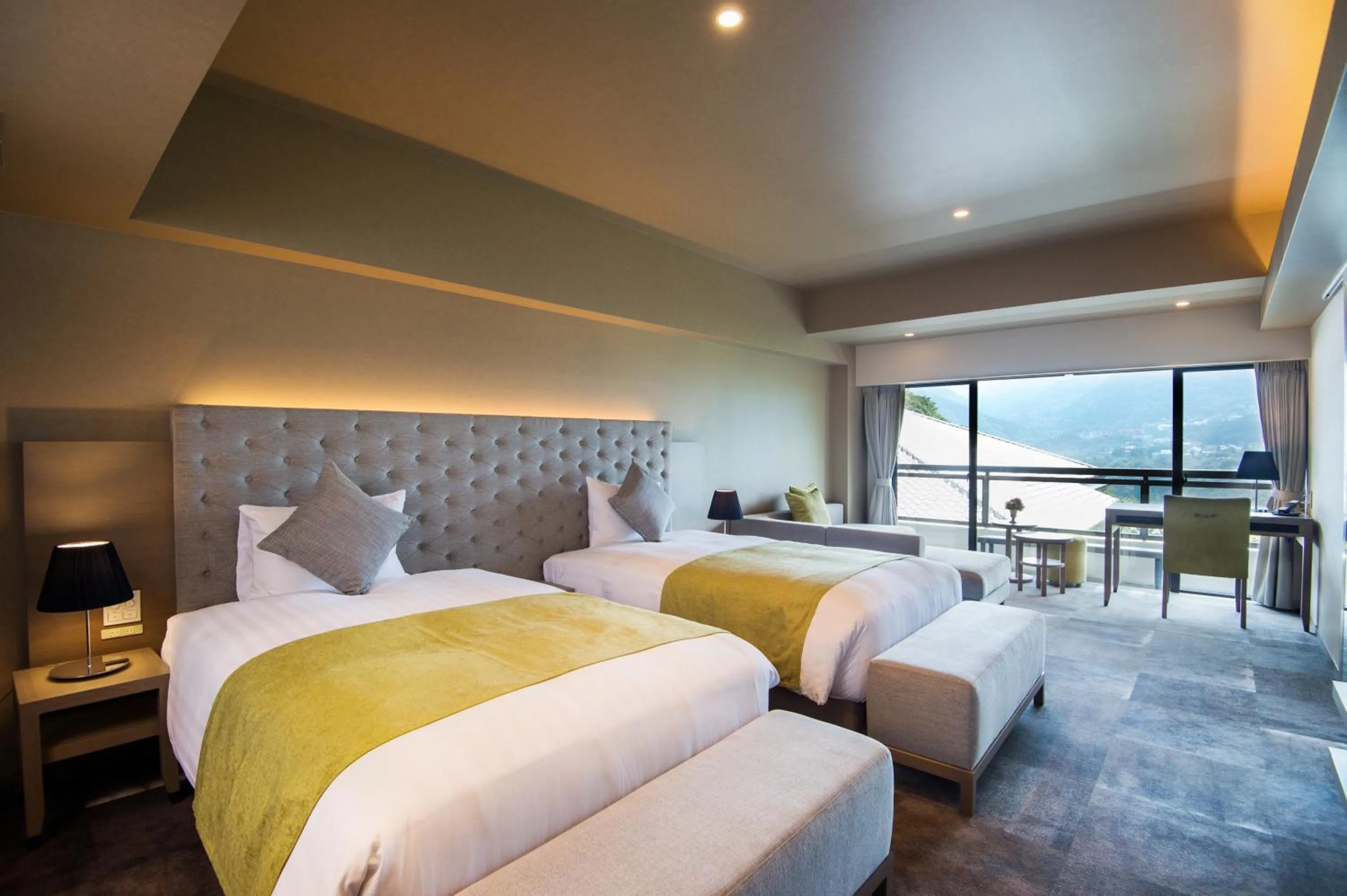 Photo of the whole room, Bed in Hakone Elecasa Hotel and Spa