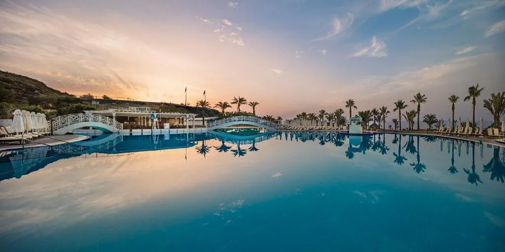 Swimming pool in Acapulco Resort Hotel