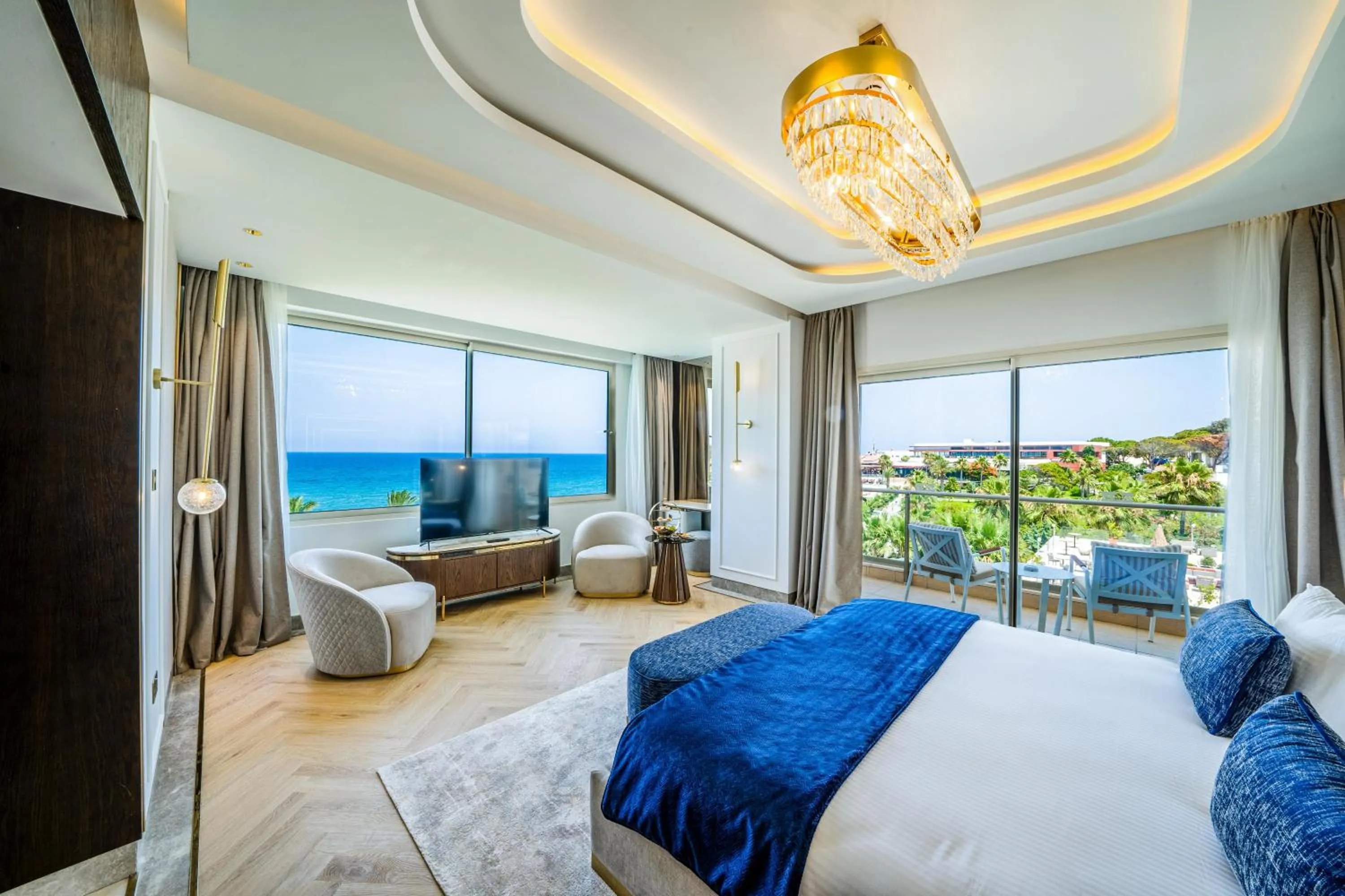 Photo of the whole room, Bed in Acapulco Resort Hotel