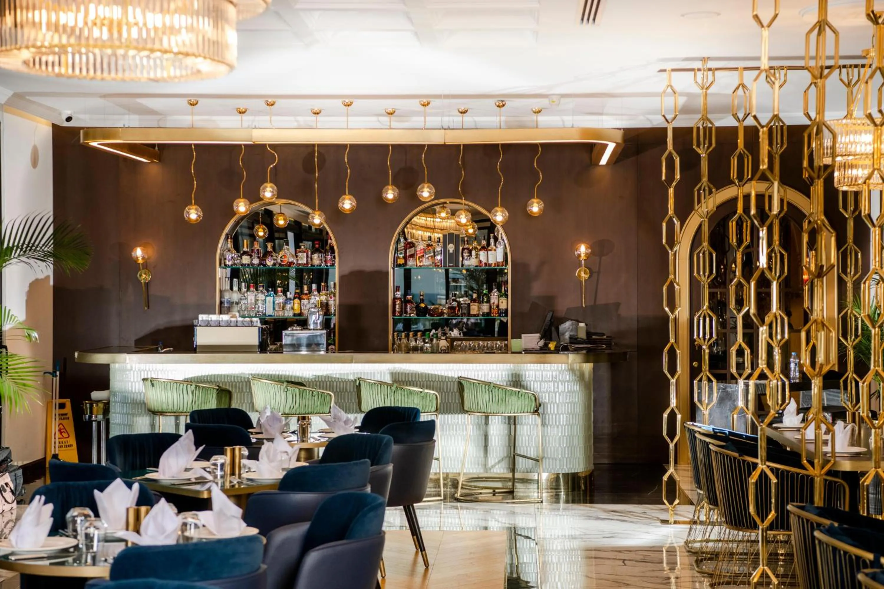 Restaurant/places to eat in Acapulco Resort Hotel