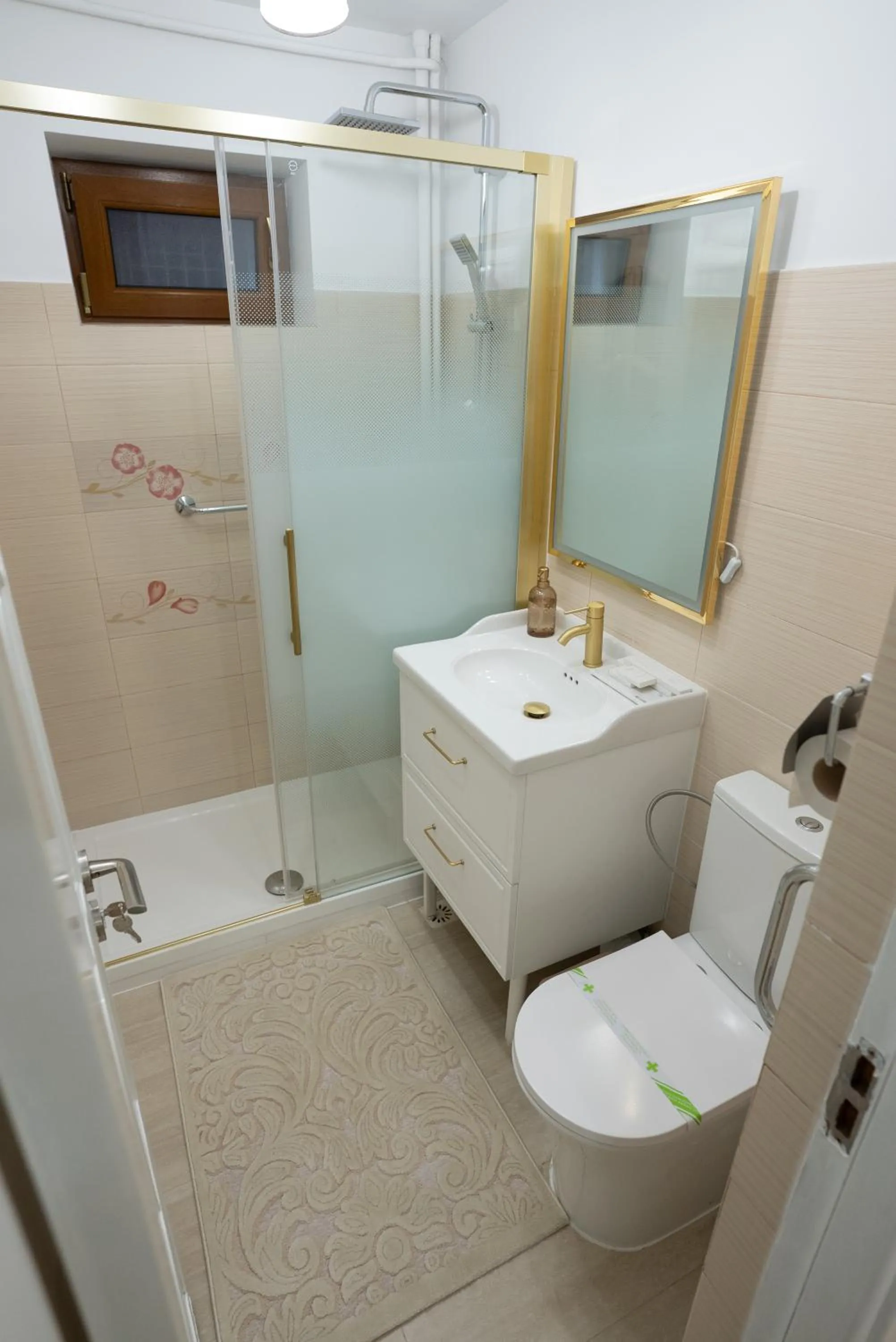 Shower in Villa Alice