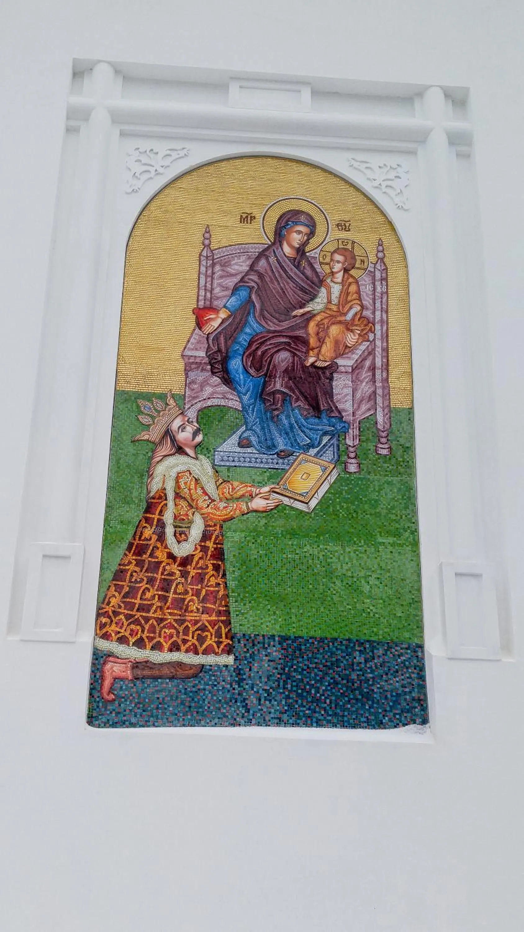 Facade/entrance in Villa Alice