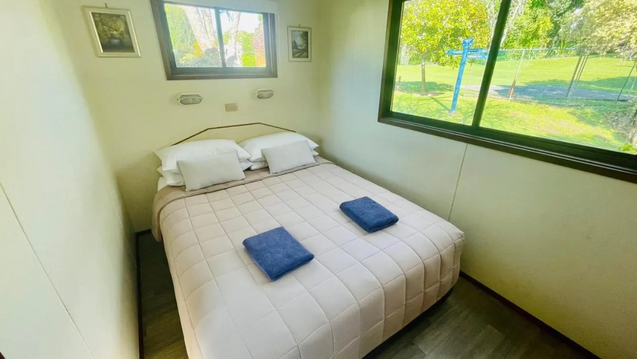 Bed in Orere Point TOP 10 Holiday Park