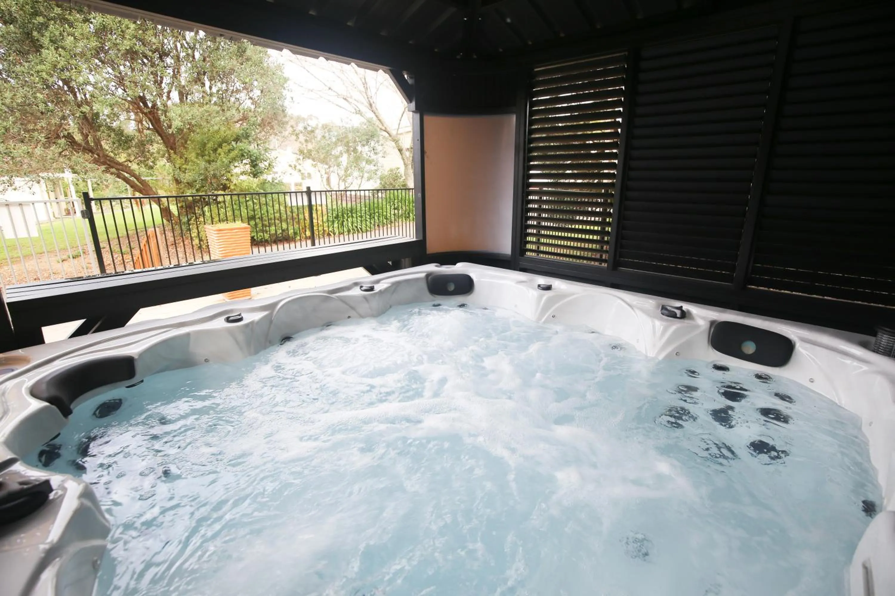Hot Tub in Orere Point TOP 10 Holiday Park