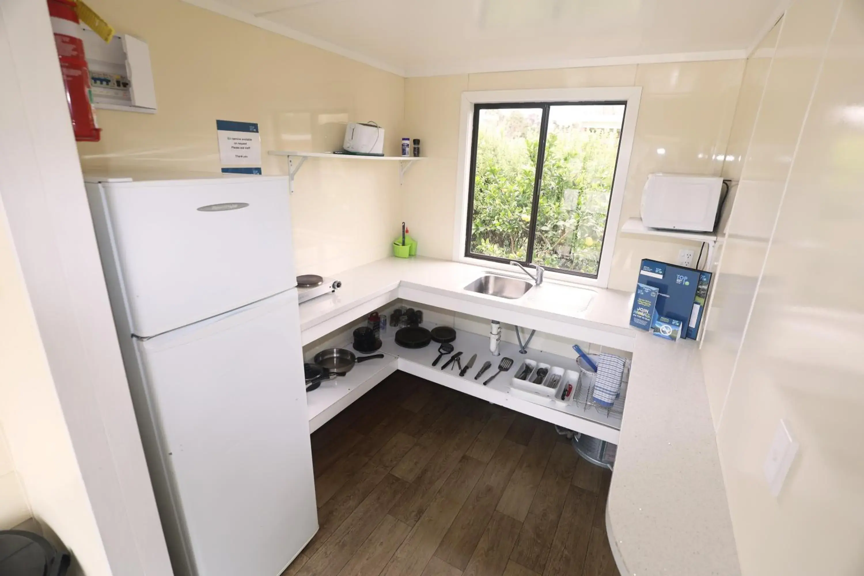 Small Double Room in Orere Point TOP 10 Holiday Park Small Double Room in Orere Point TOP 10 Holiday Park