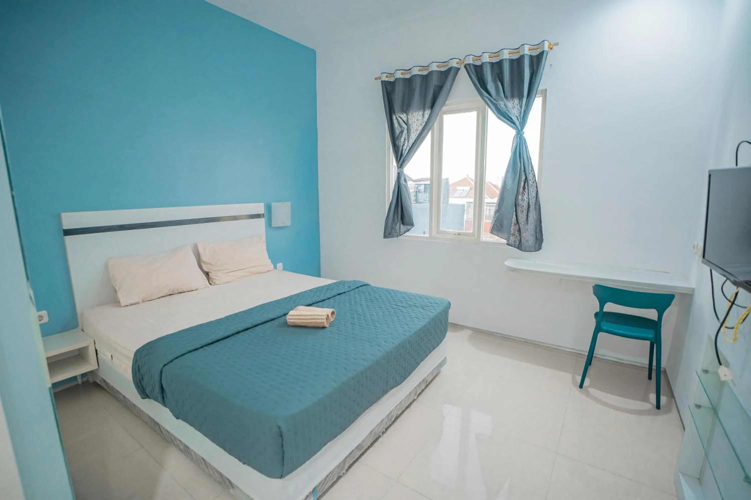 Bedroom, Bed in Hotel Pratisarawirya by The Loka