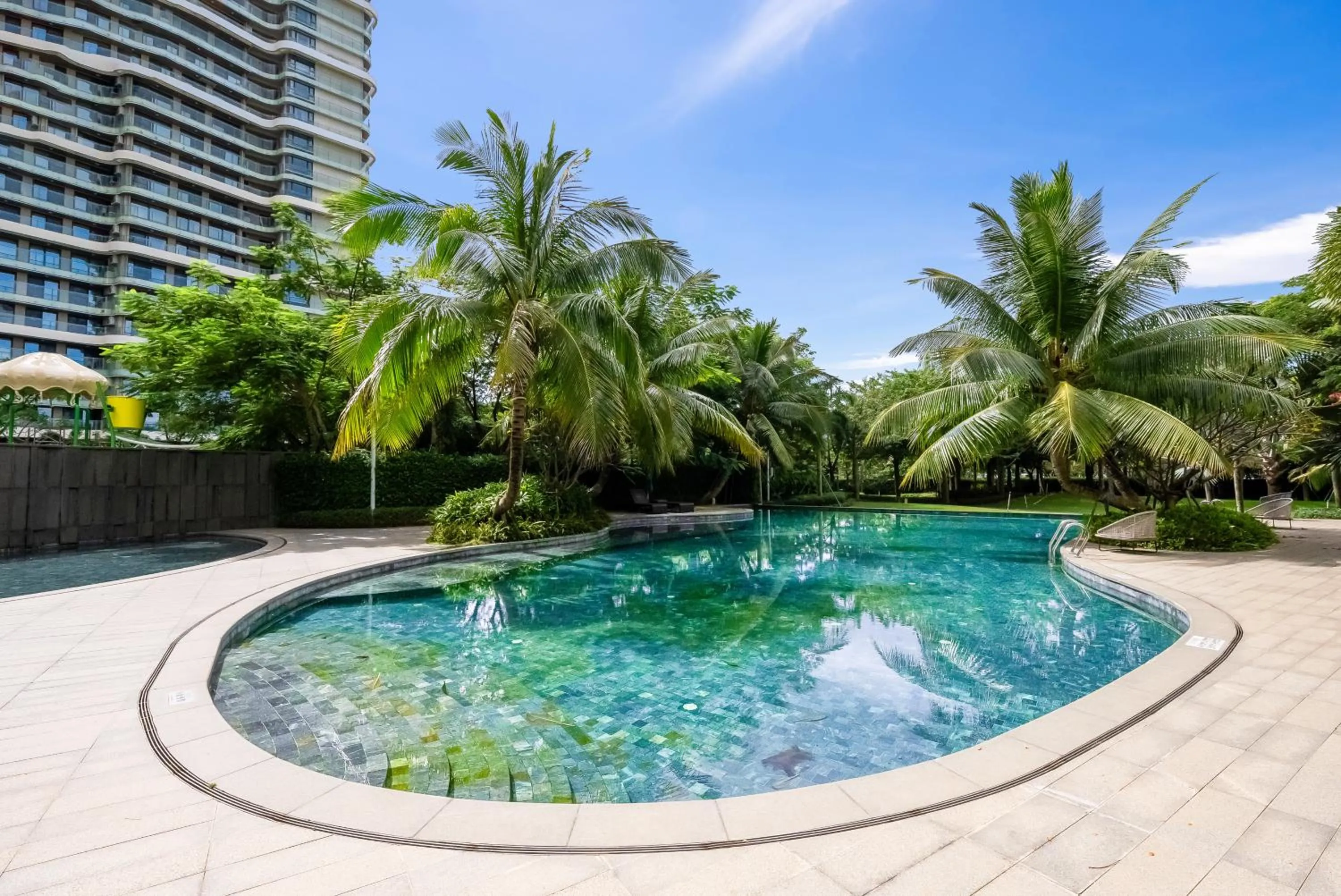 Swimming pool in Elnob Seaview Aparthotel Hai Tang Bay Sanya