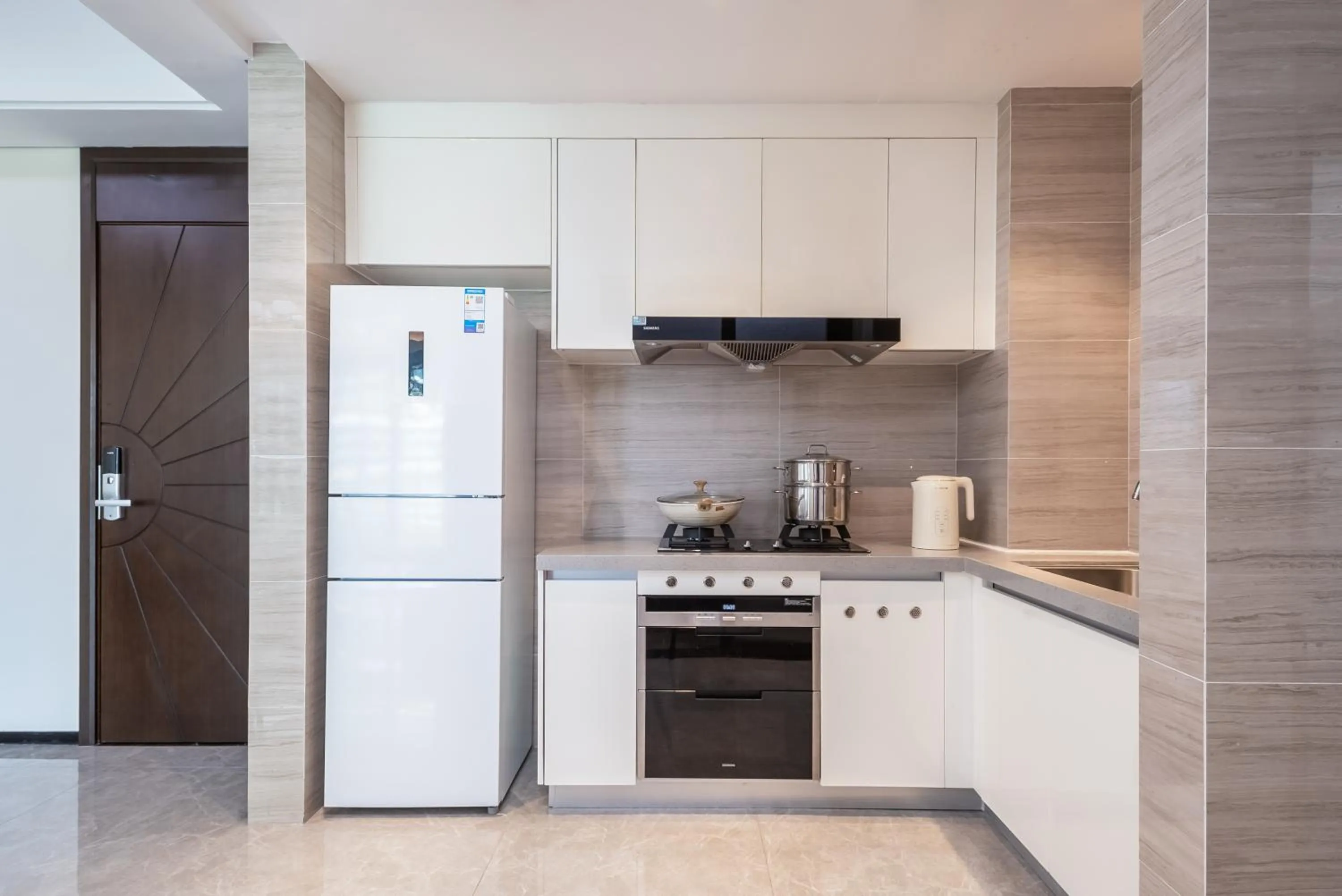 Kitchen or kitchenette in Elnob Seaview Aparthotel Hai Tang Bay Sanya