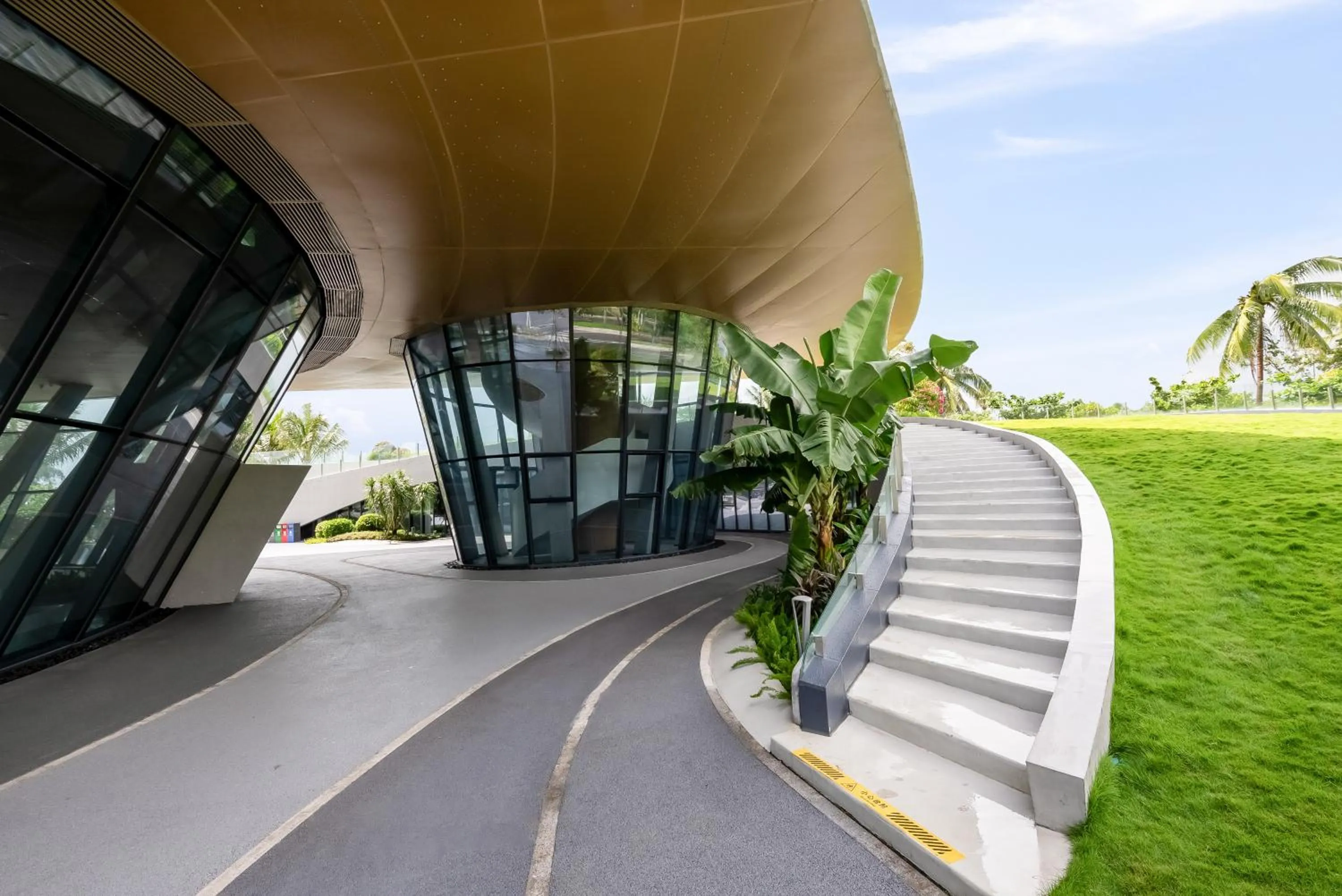 Garden view in Elnob Seaview Aparthotel Hai Tang Bay Sanya