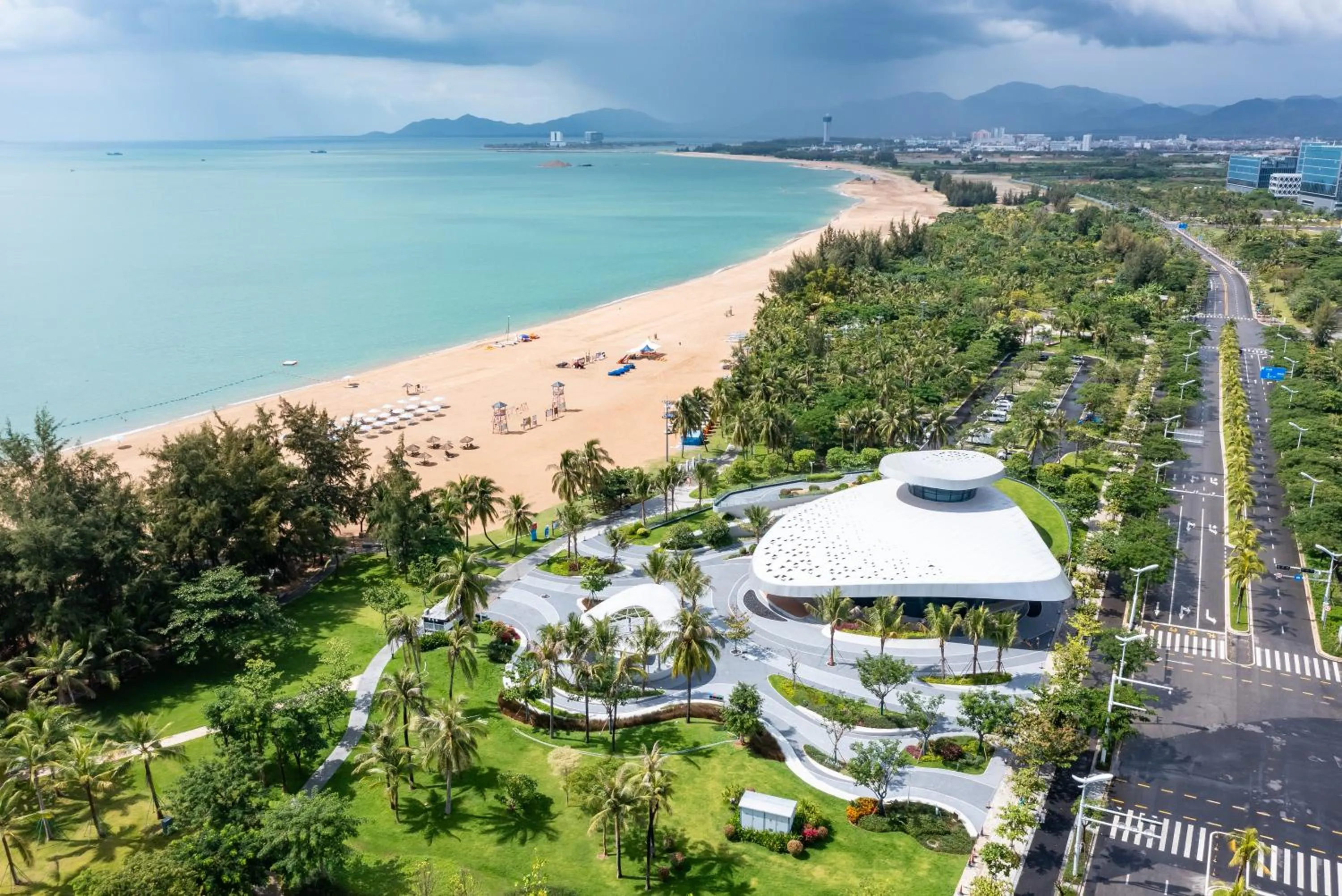 Beach in Elnob Seaview Aparthotel Hai Tang Bay Sanya