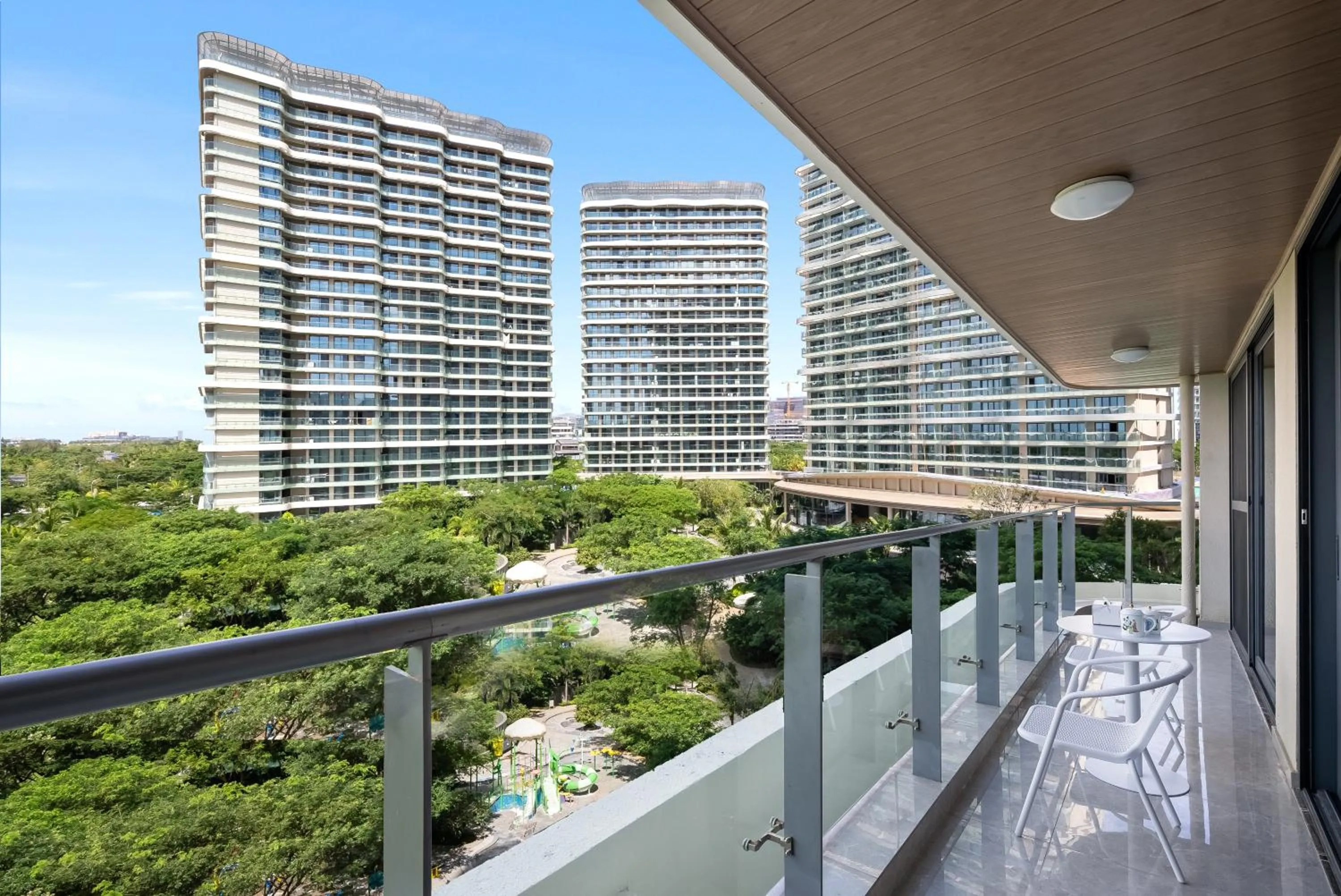 Balcony/Terrace in Elnob Seaview Aparthotel Hai Tang Bay Sanya