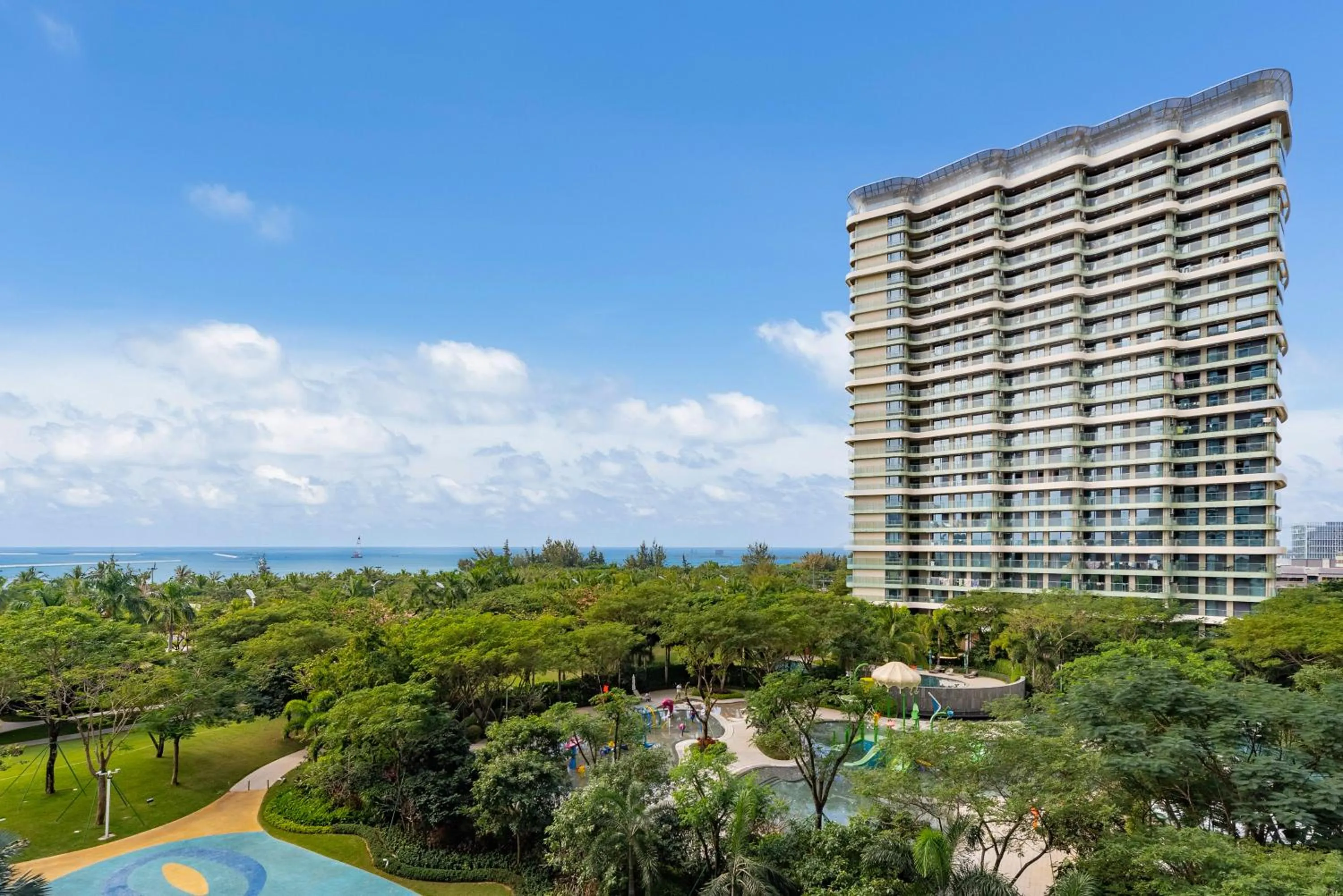 Property building in Elnob Seaview Aparthotel Hai Tang Bay Sanya