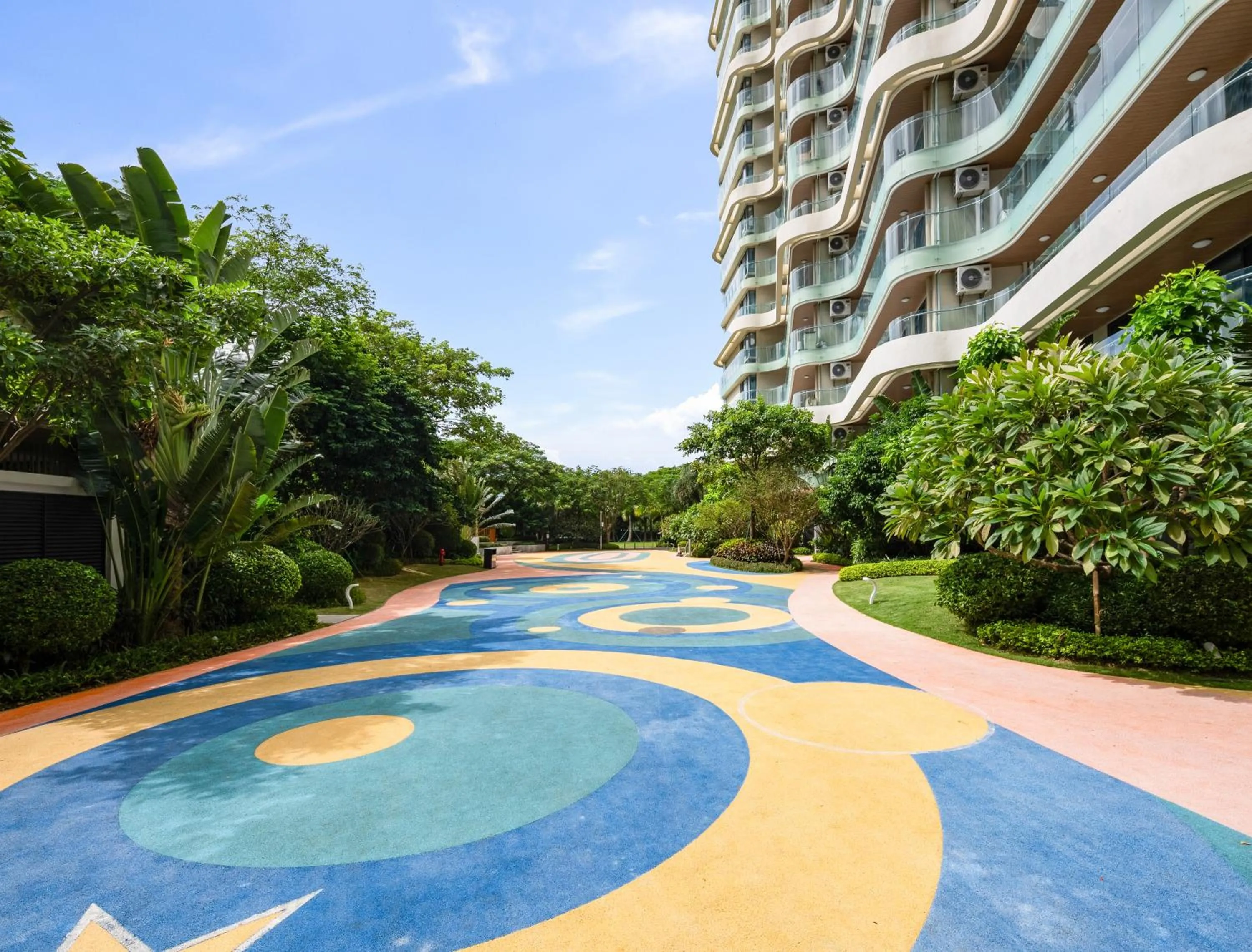 Garden in Elnob Seaview Aparthotel Hai Tang Bay Sanya