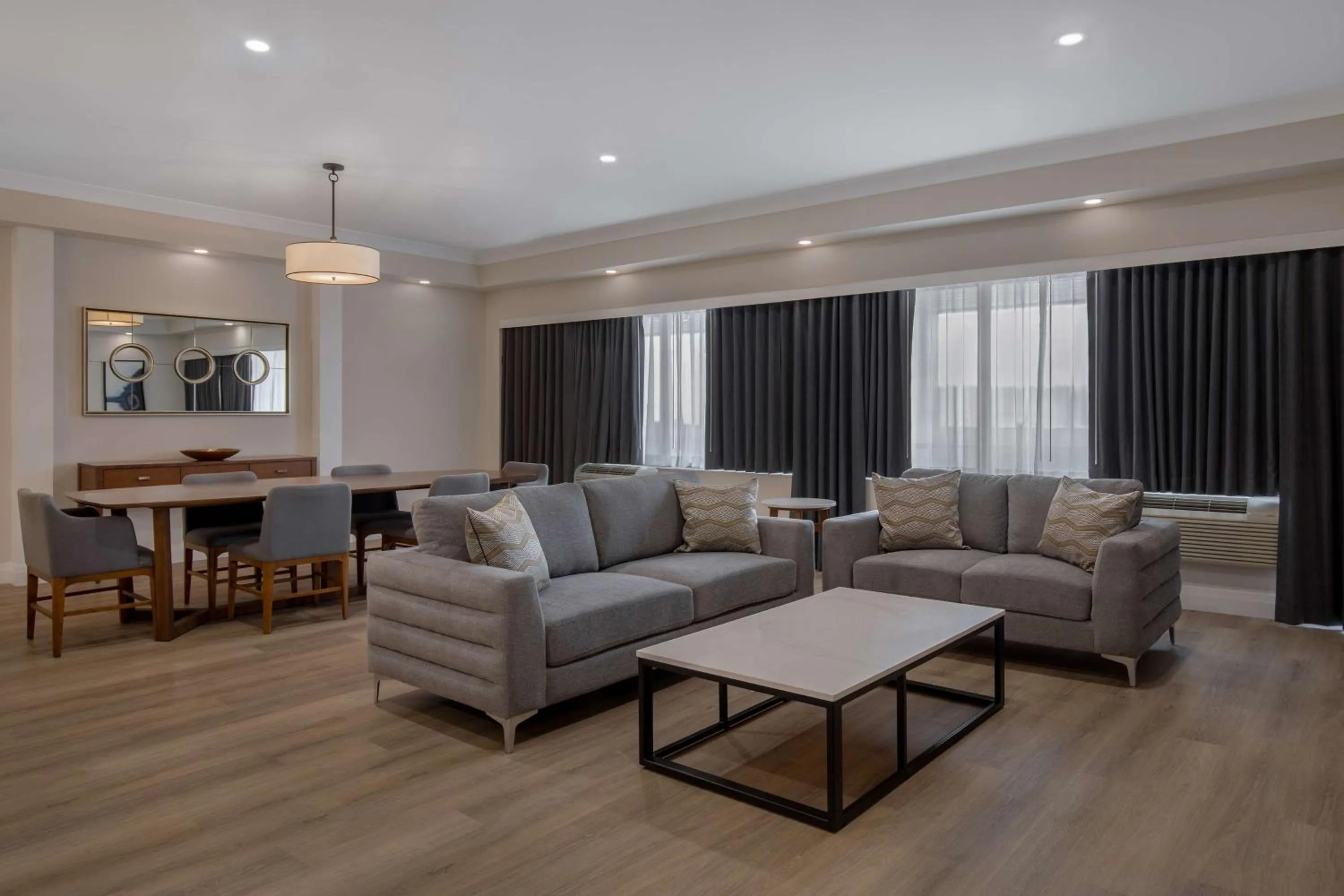 Living room in Doubletree by Hilton London