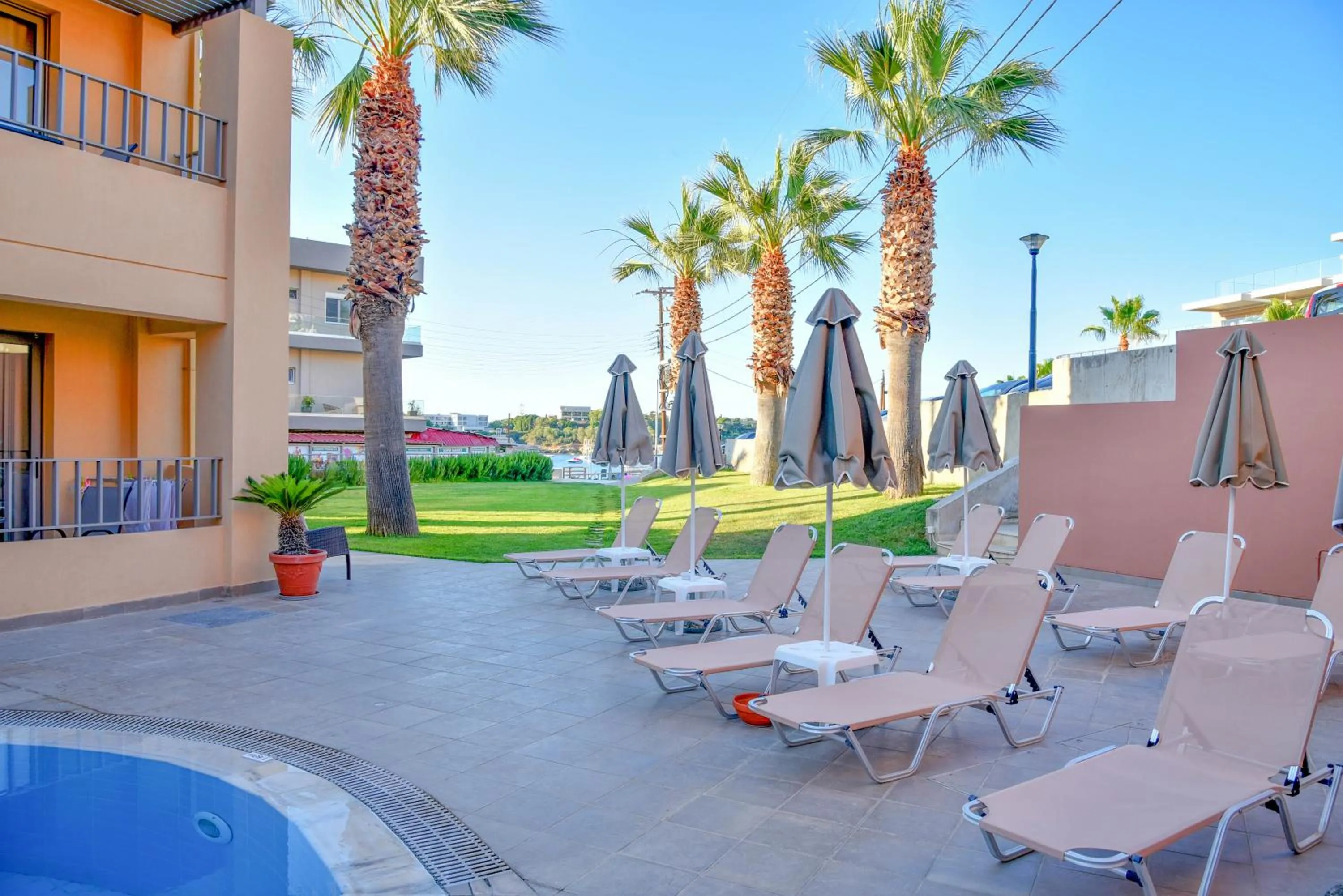 Garden in Anatoli Apartments