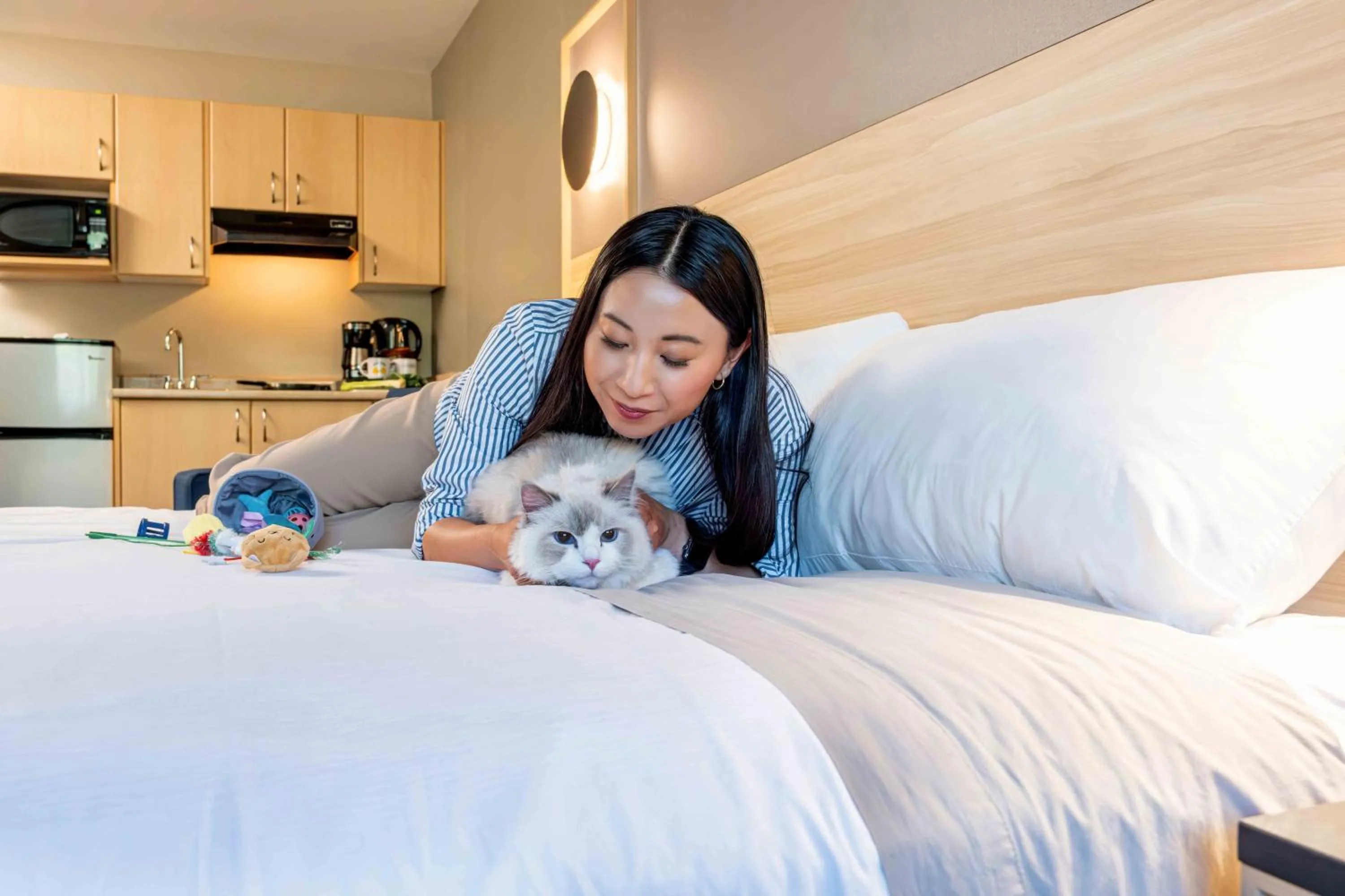 Bed in Accent Inns Kamloops