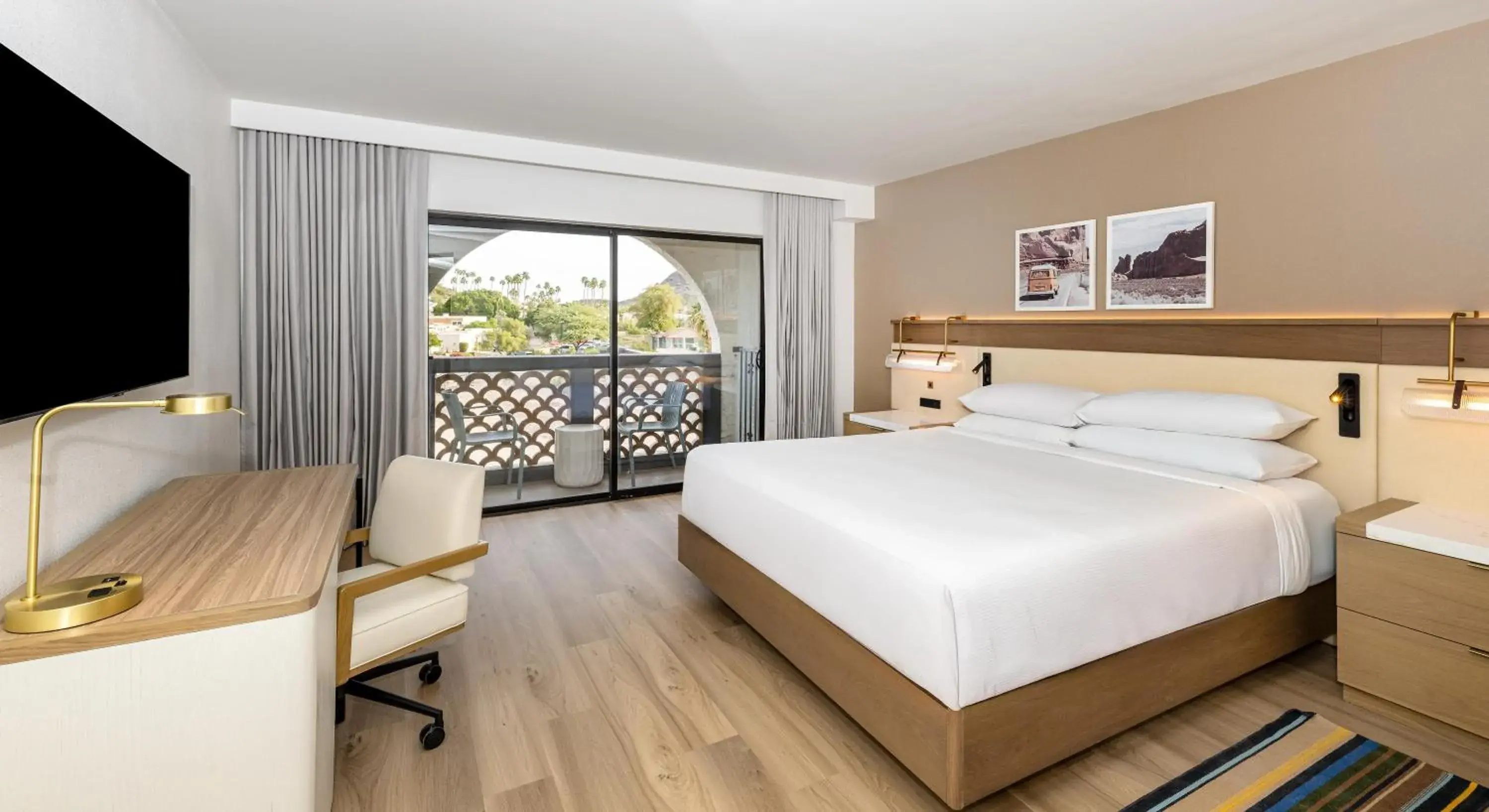 Bed in Hilton Phoenix Resort at the Peak Bed in Hilton Phoenix Resort at the Peak