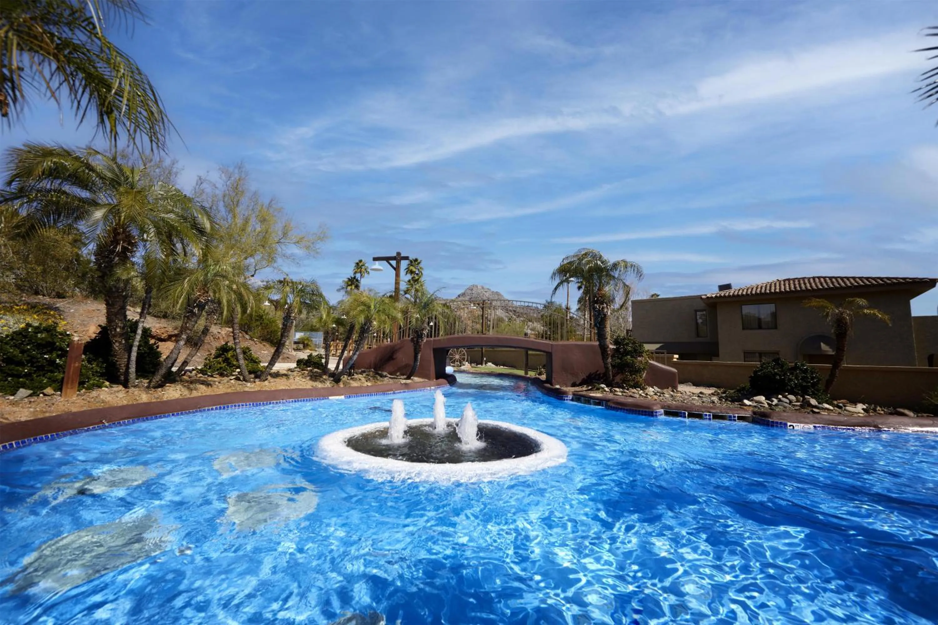 Pool view in Hilton Phoenix Resort at the Peak