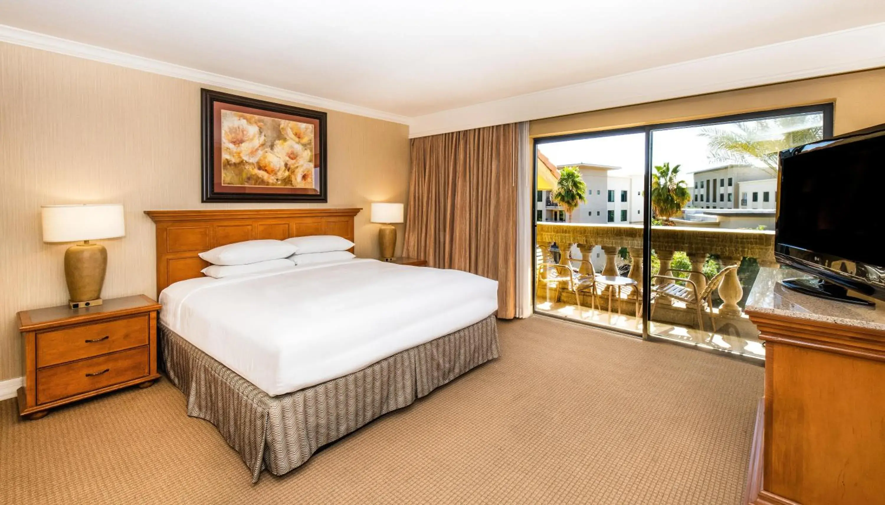 Bed in Hilton Phoenix Resort at the Peak Bed in Hilton Phoenix Resort at the Peak