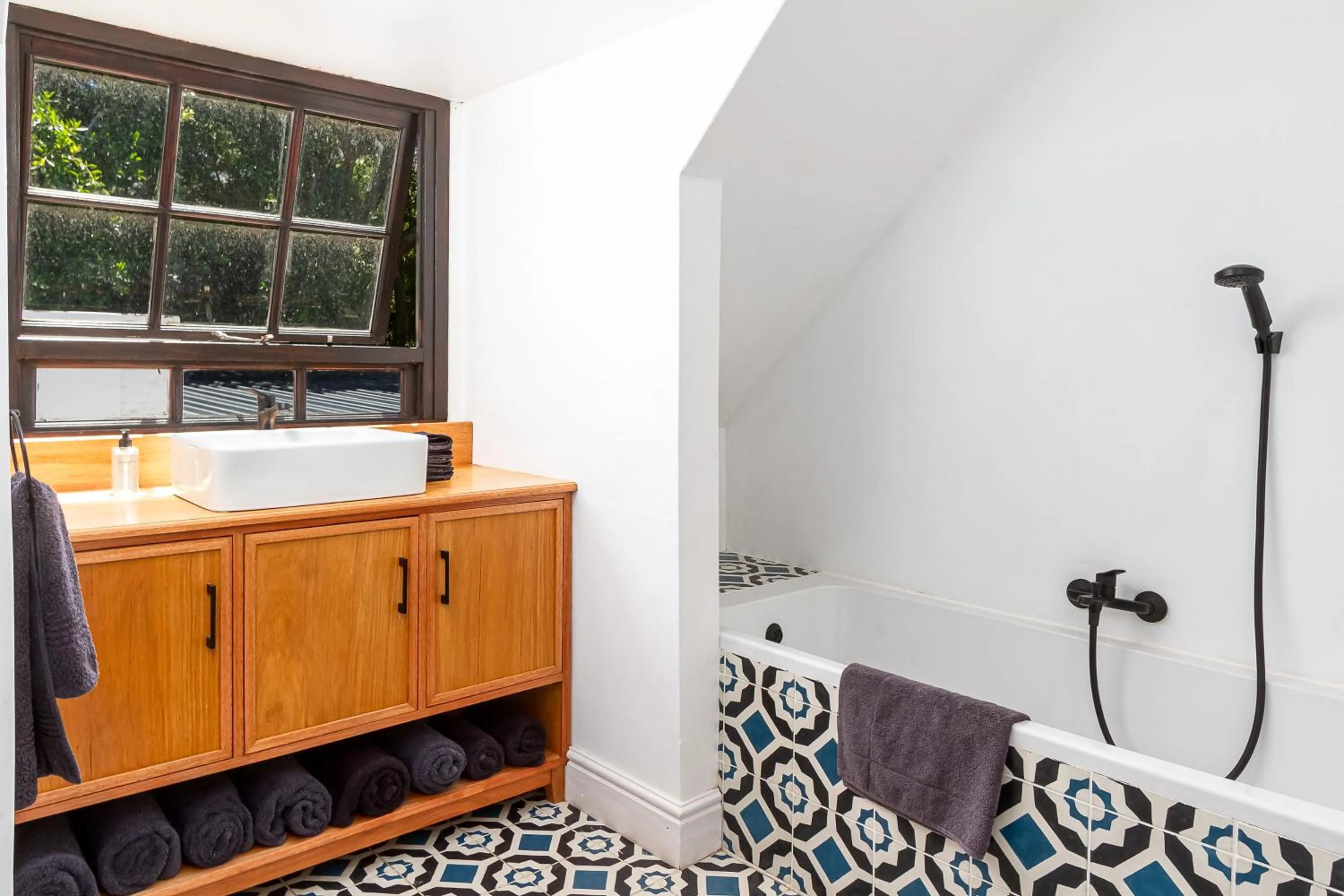 Bathroom in Noordhoek Village Hotel