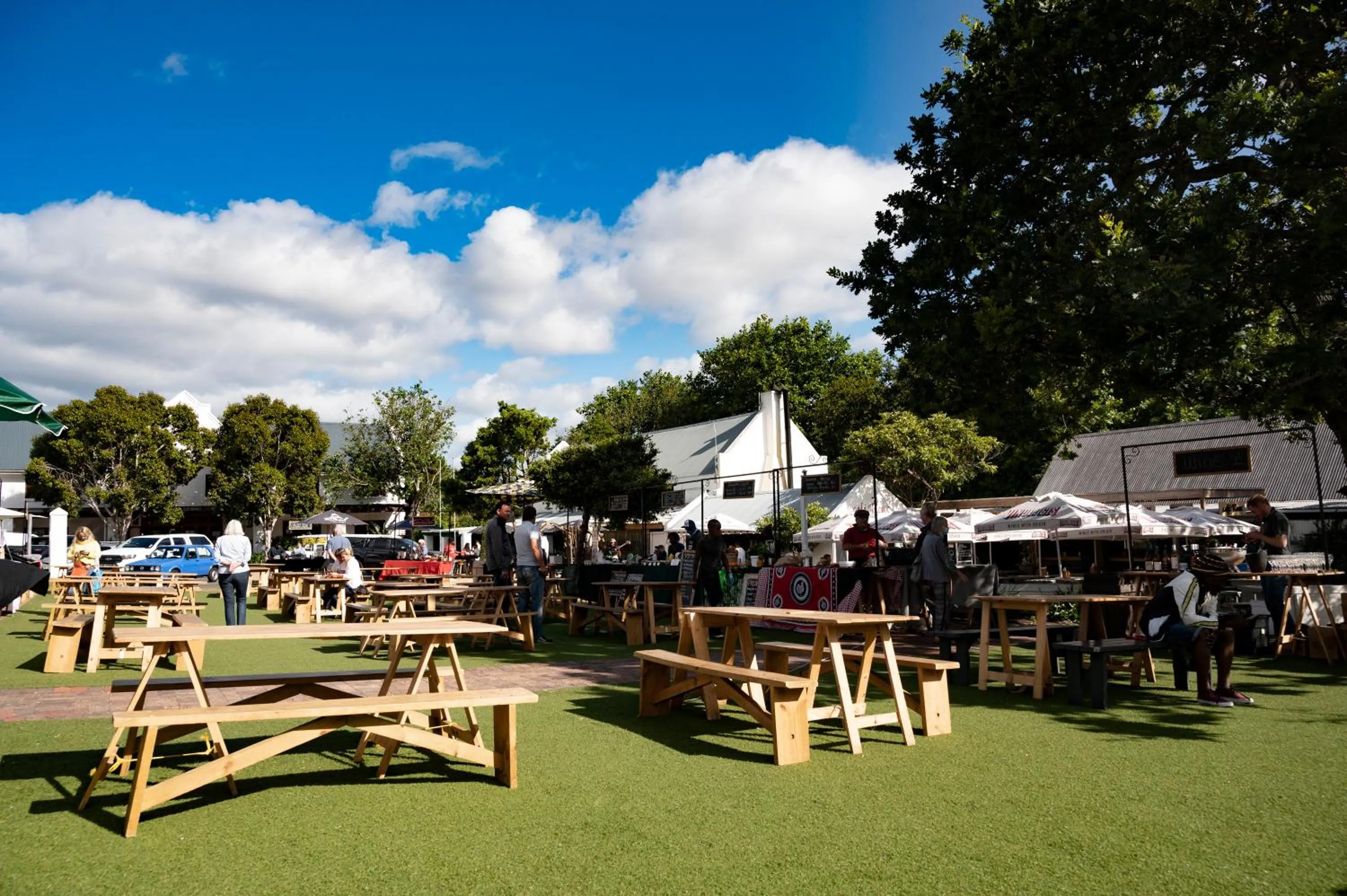 Evening entertainment in Noordhoek Village Hotel