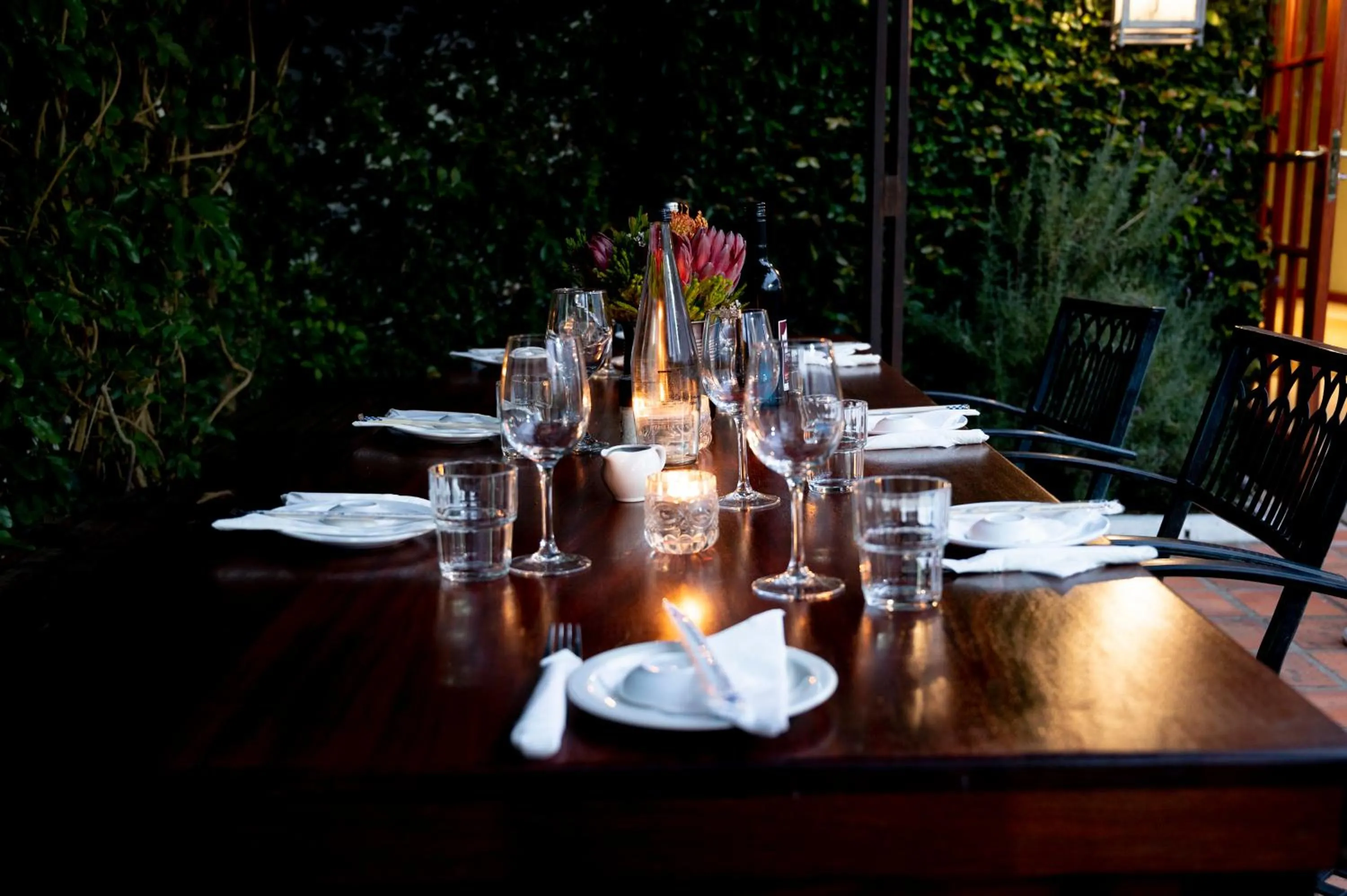 Restaurant/places to eat in Noordhoek Village Hotel