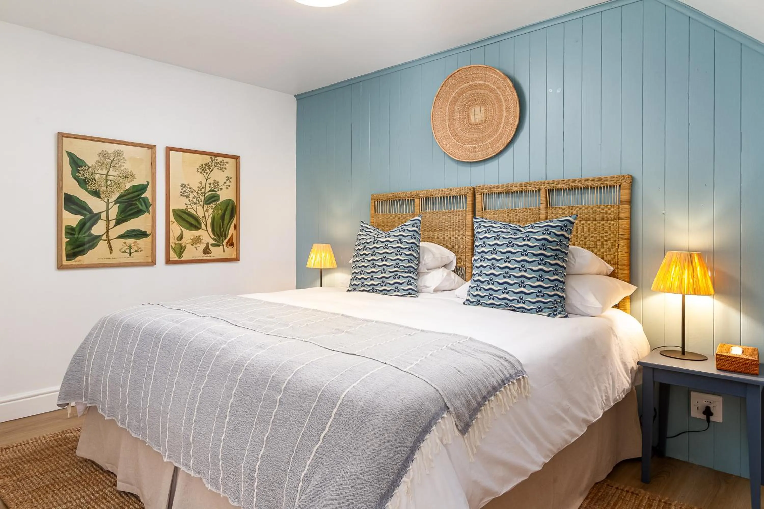 Guests, Bed in Noordhoek Village Hotel