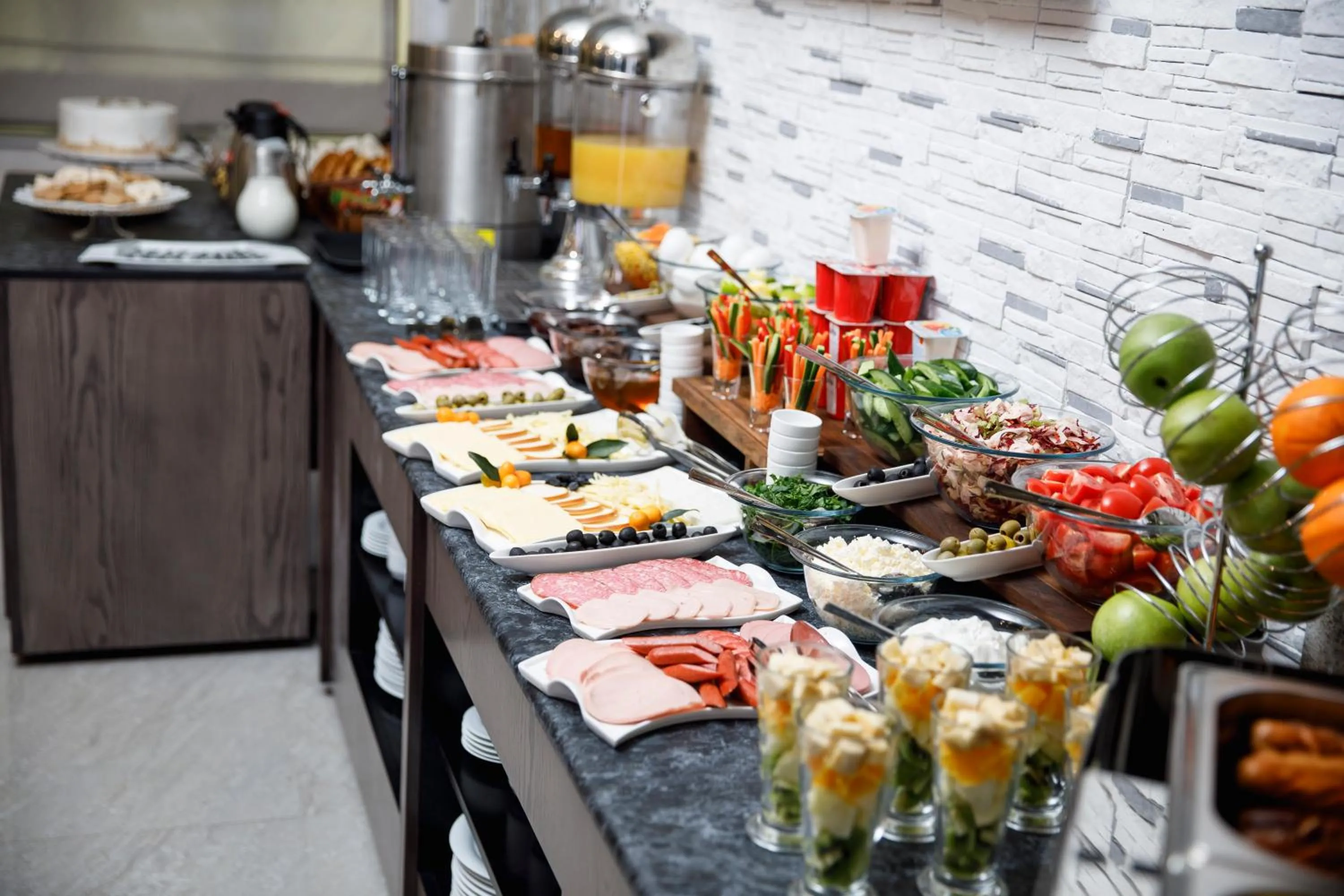 Buffet breakfast in Parallel Hotel