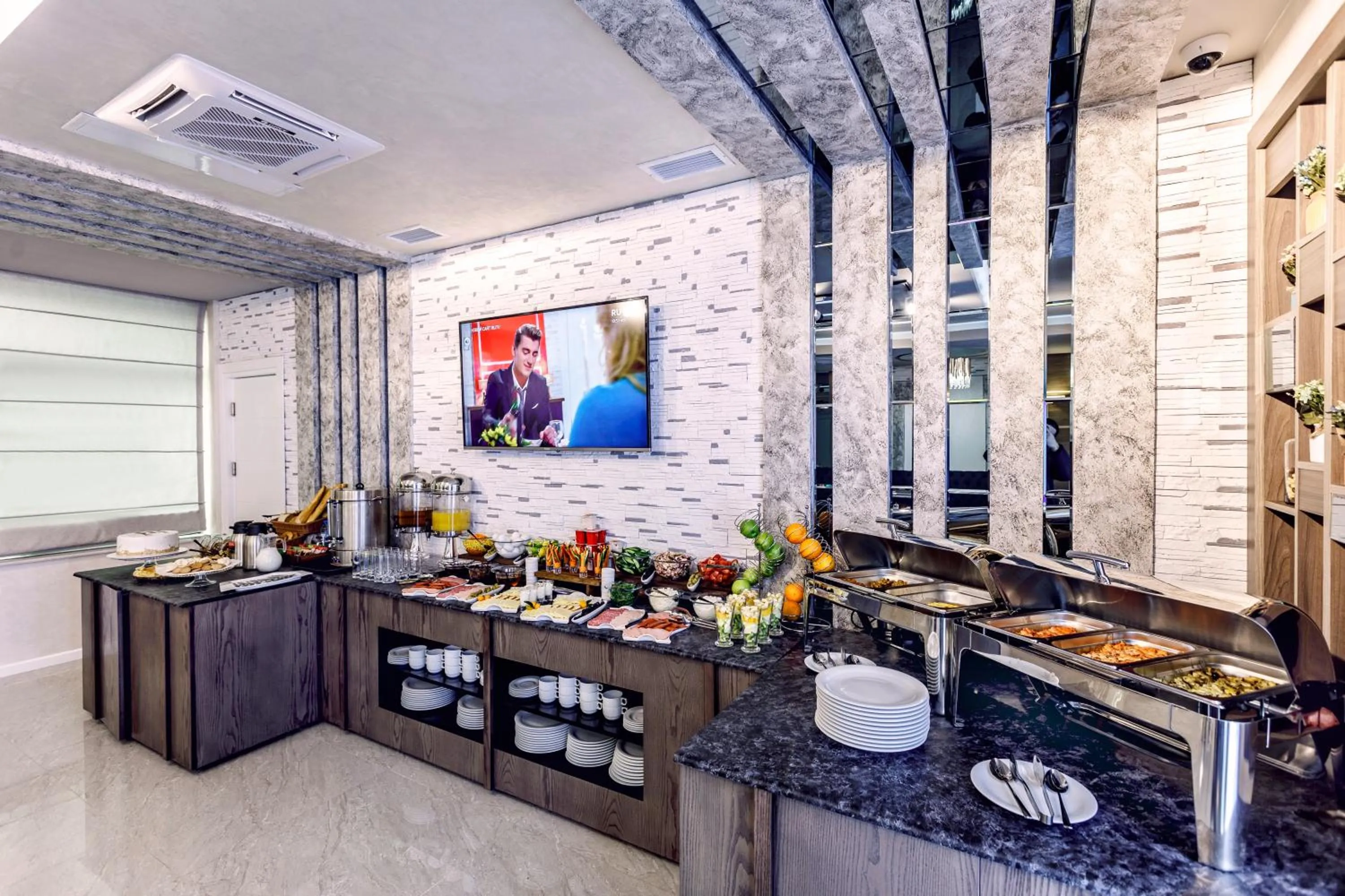 Buffet breakfast in Parallel Hotel