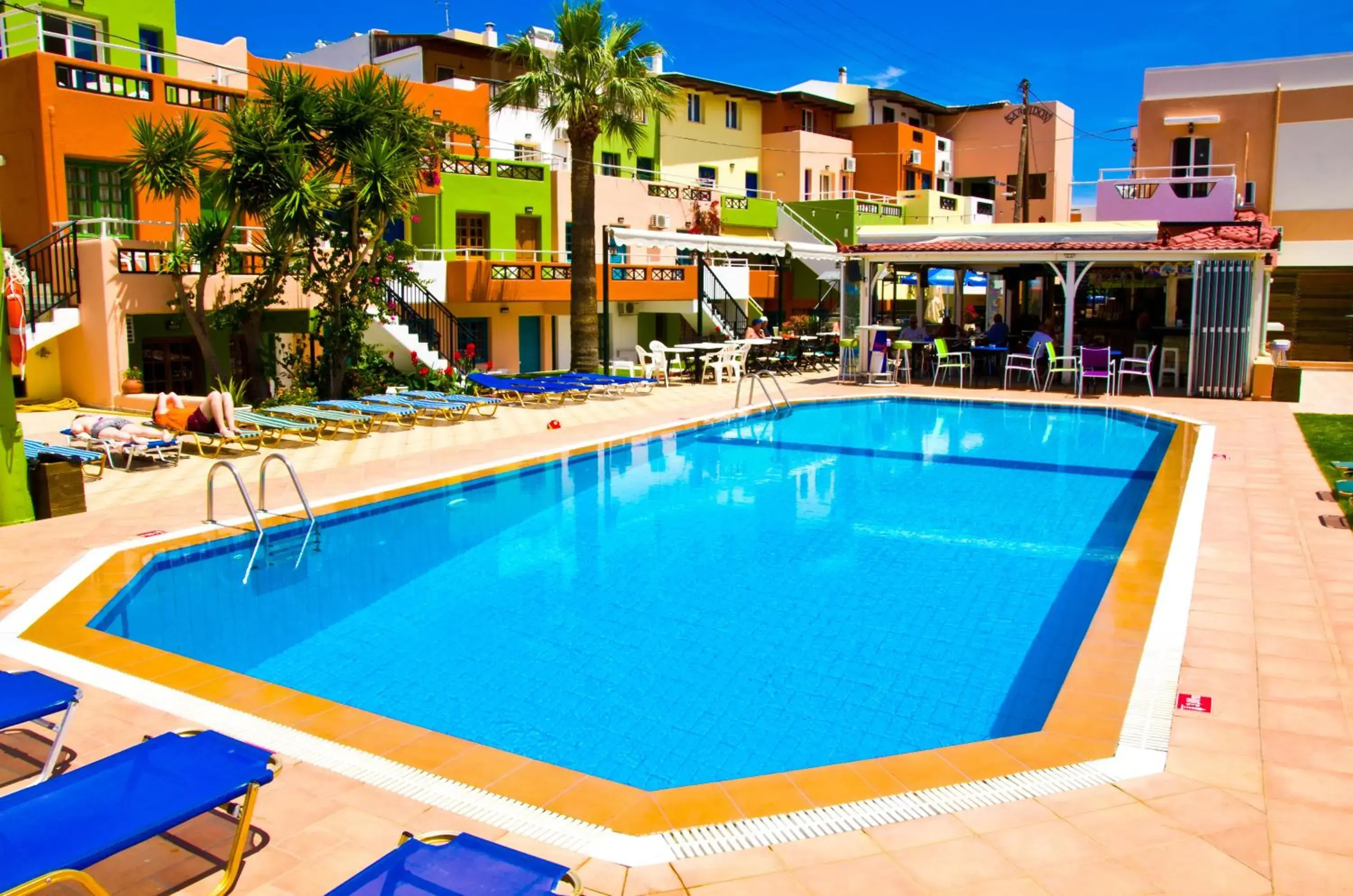 Property building in Sarpidon Apartments Property building in Sarpidon Apartments