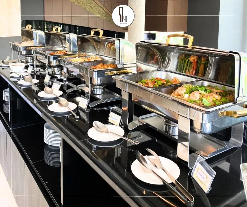 Restaurant/places to eat in Nine Forty One Hotel