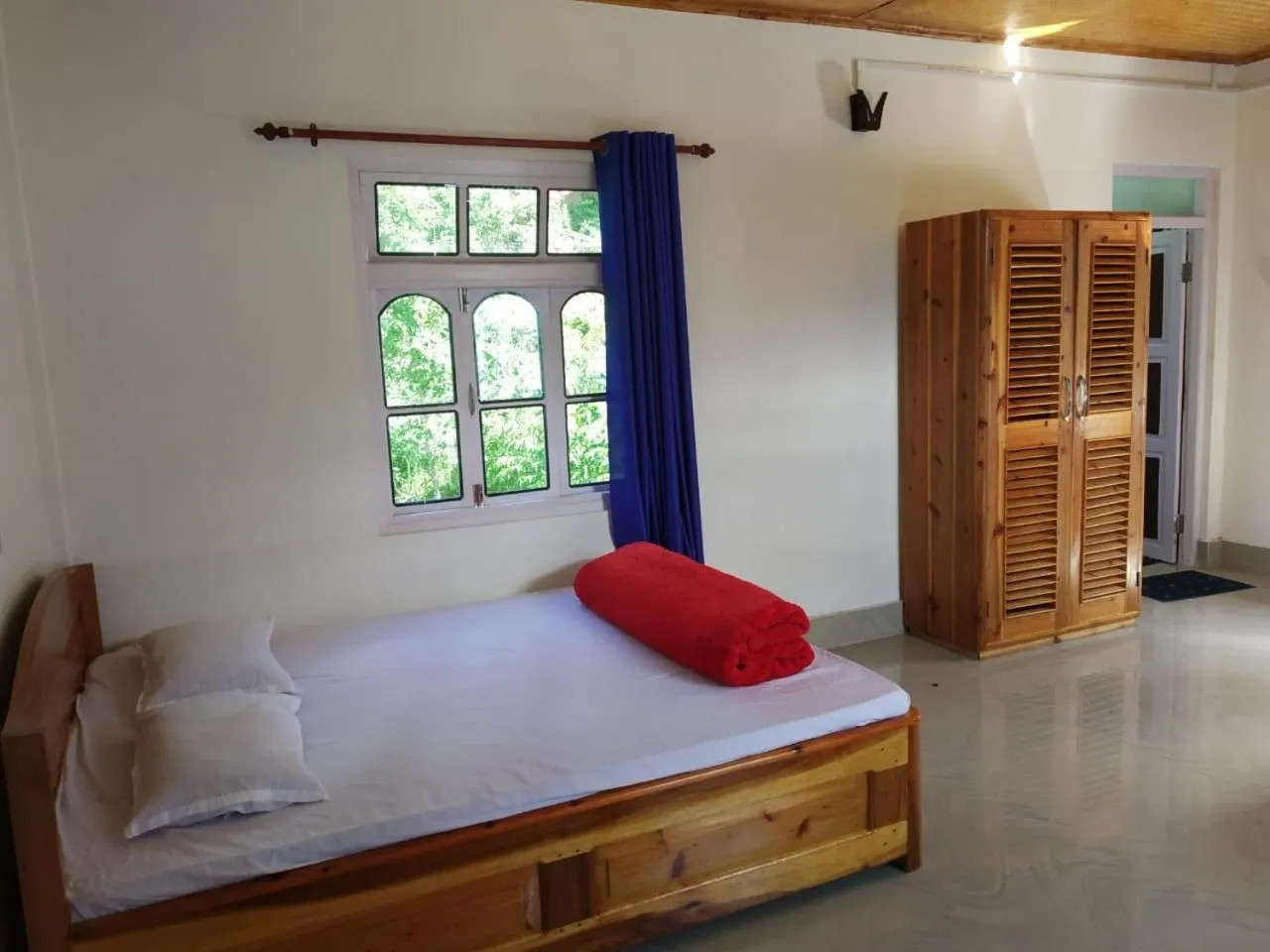 Bed in Orange Orchard