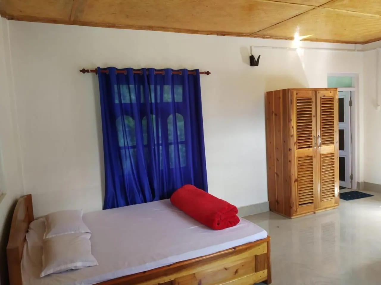 Bed in Orange Orchard