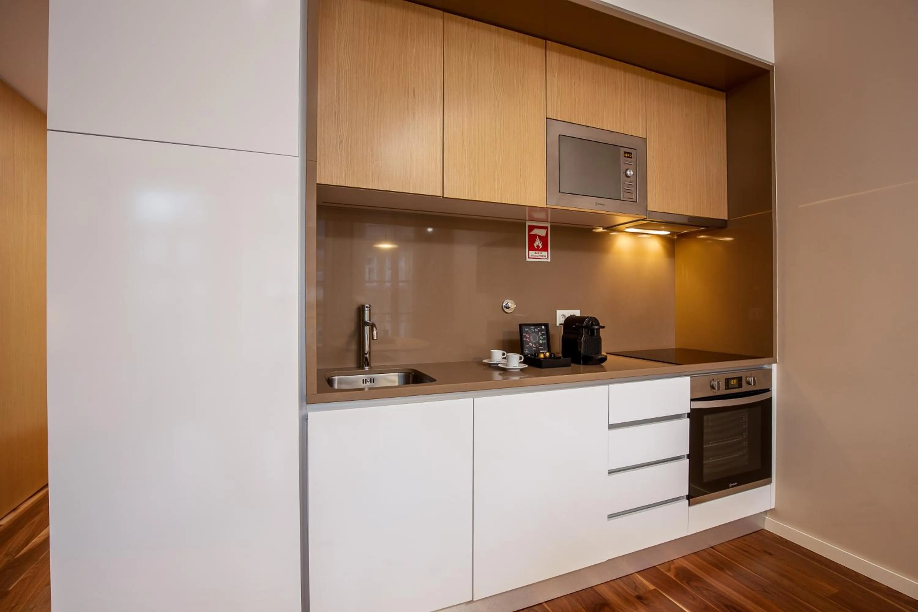 Kitchen or kitchenette in RS Porto Historic Center