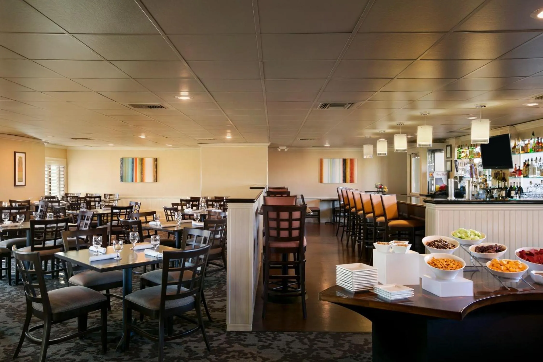 Lounge or bar, Restaurant/Places to Eat in Embassy Suites Phoenix Airport at 24th Street