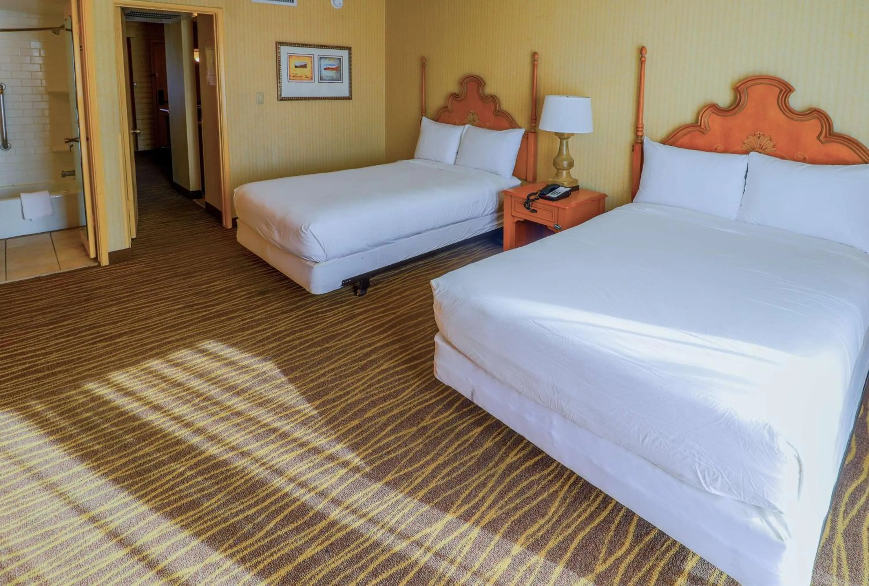 Bedroom, Bed in Motel 6 Phoenix, AZ – Sky Harbor