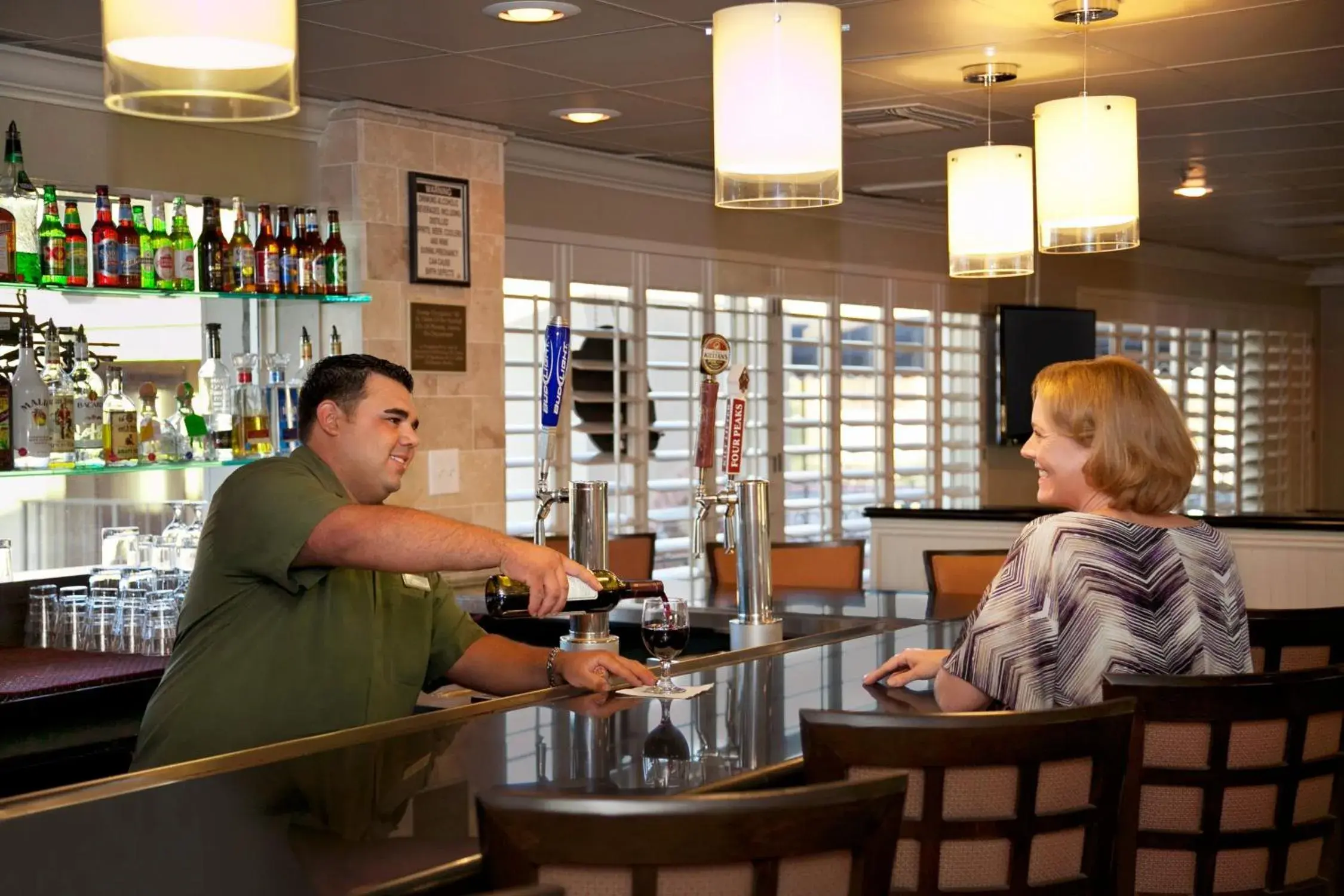 Lounge or bar, Lounge/Bar in Embassy Suites Phoenix Airport at 24th Street Lounge or bar, Lounge/Bar in Embassy Suites Phoenix Airport at 24th Street