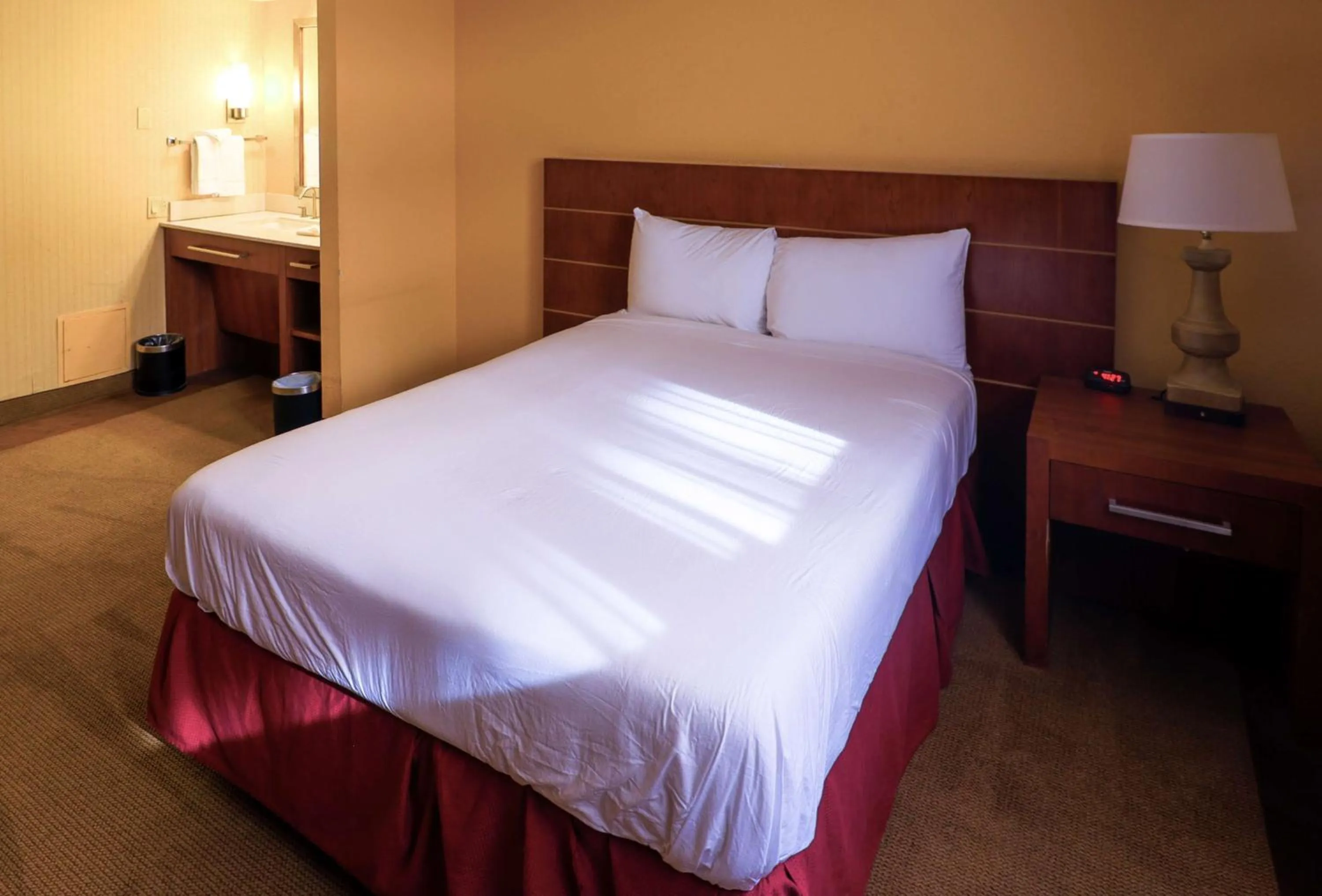 Bedroom, Bed in Motel 6 Phoenix, AZ – Sky Harbor