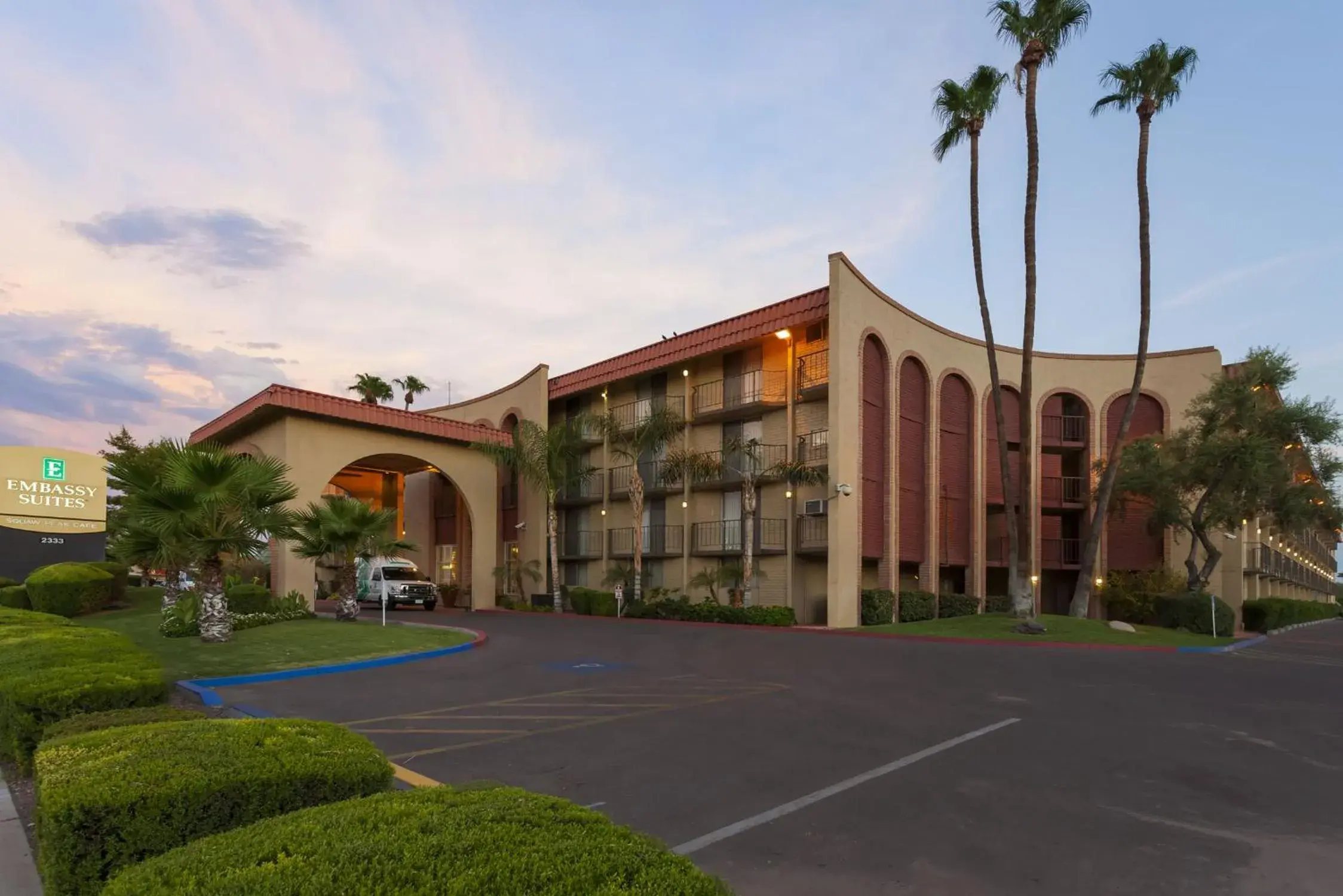 Property Building in Embassy Suites Phoenix Airport at 24th Street Property Building in Embassy Suites Phoenix Airport at 24th Street