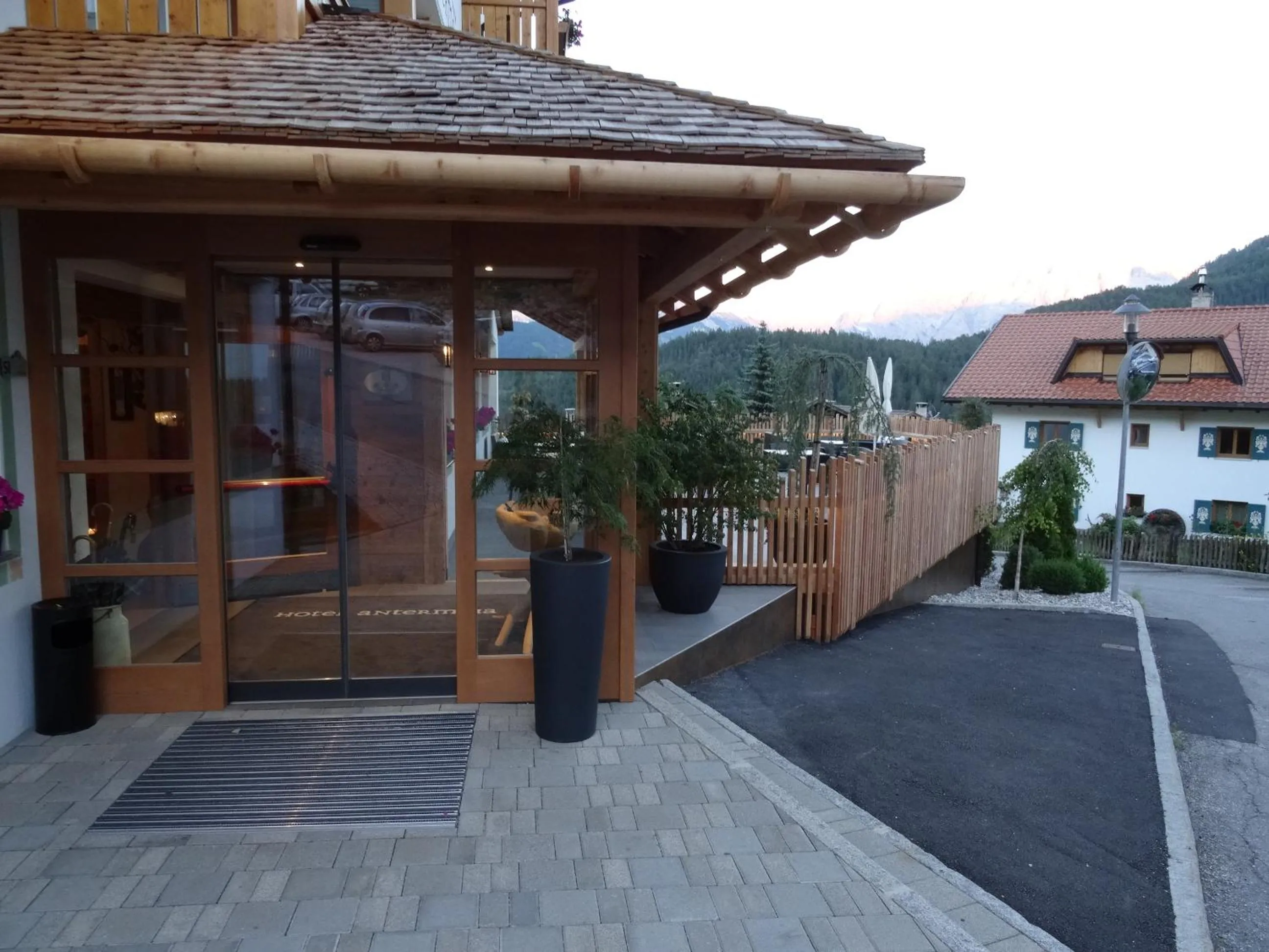 Facade/entrance in Hotel Antermoia