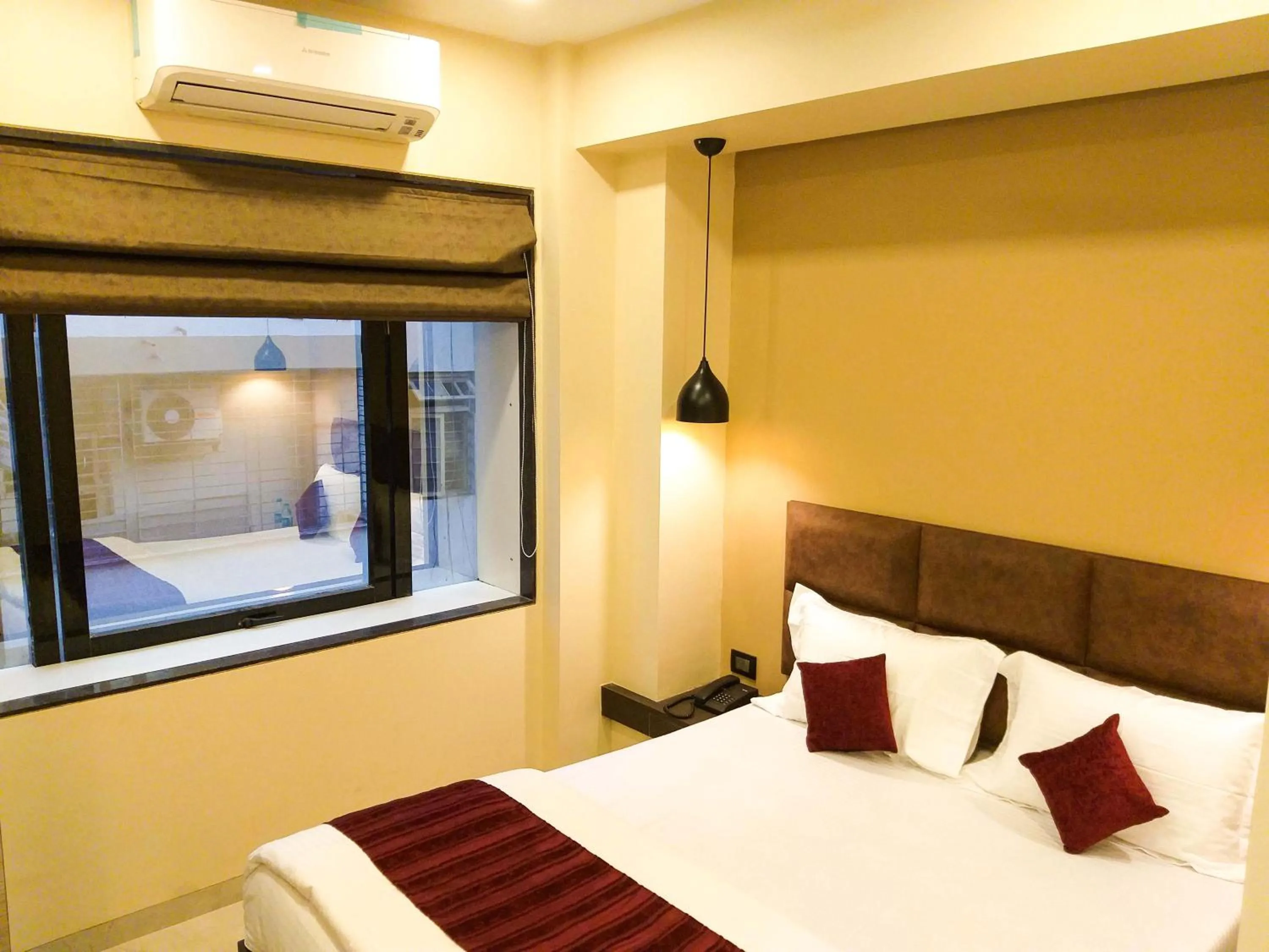 Photo of the whole room, Bed in The Fountain Inn - Fort