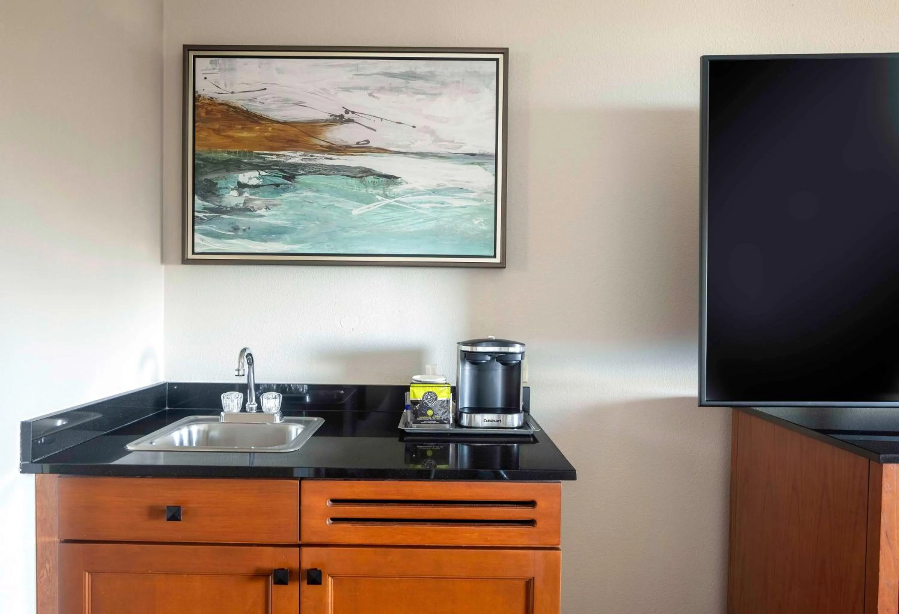 Photo of the whole room in Hilton St. Petersburg Carillon Park